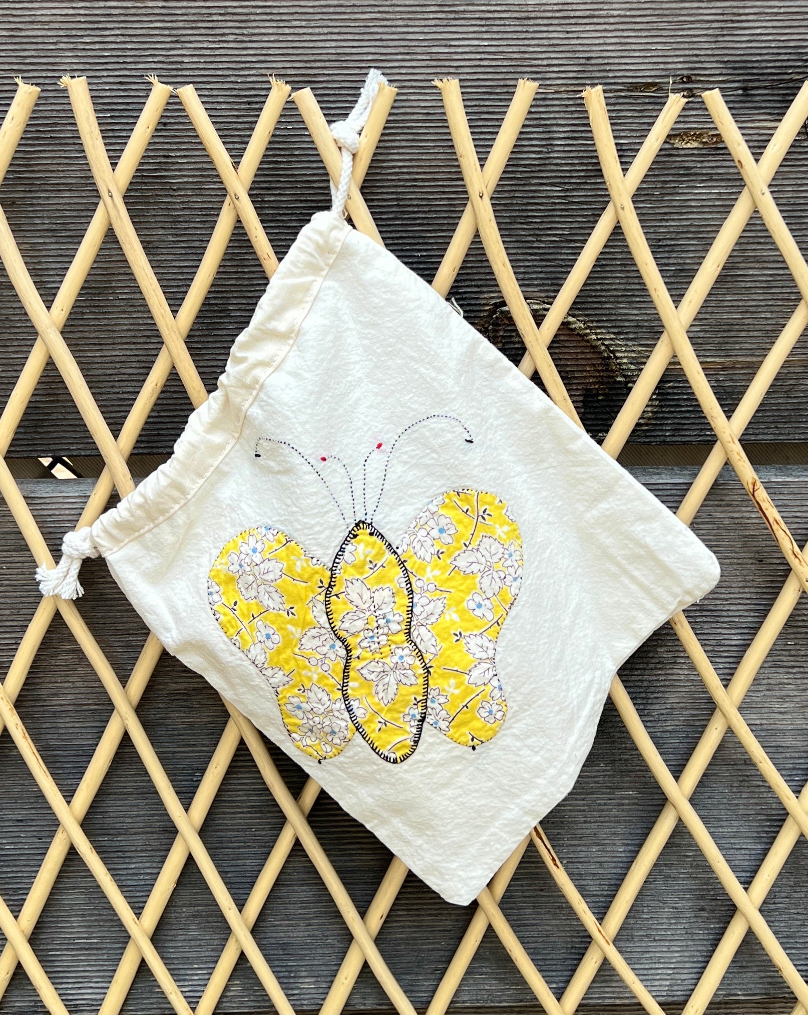 4 Antennae Butterfly Drawstring Bag (Bright Yellow & Blue Print)