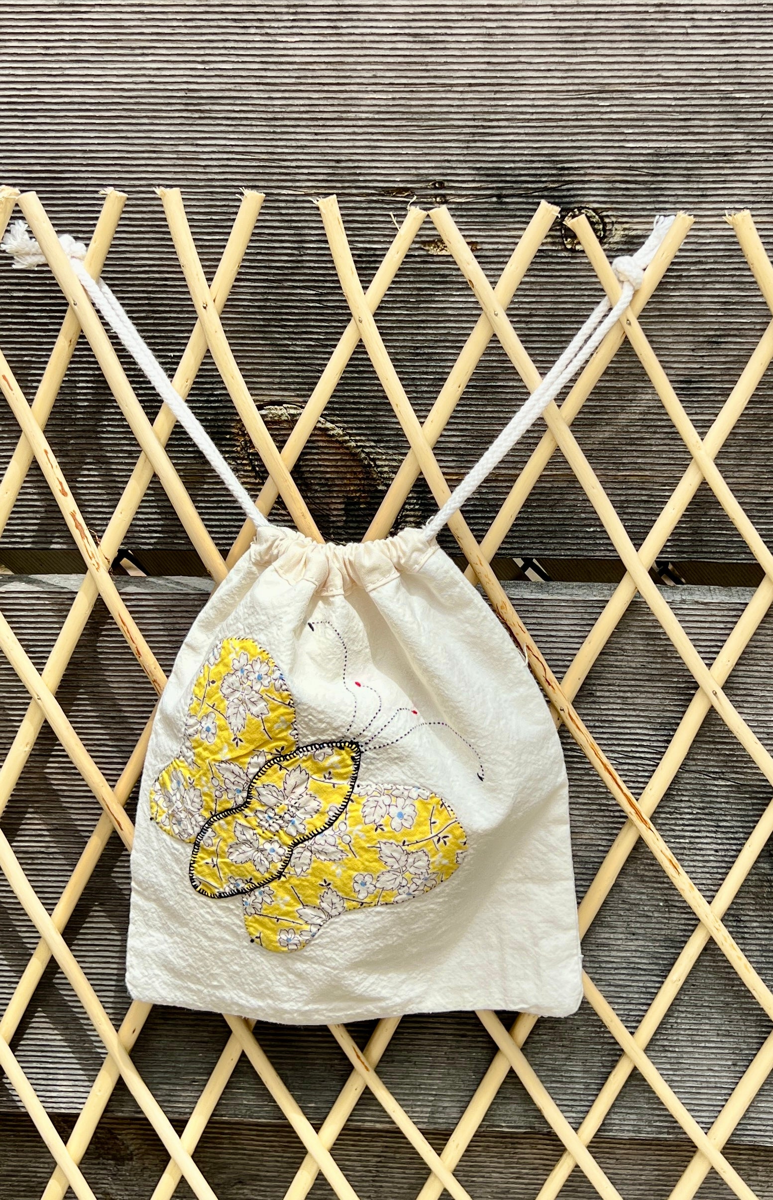 4 Antennae Butterfly Drawstring Bag (Bright Yellow & Blue Print)