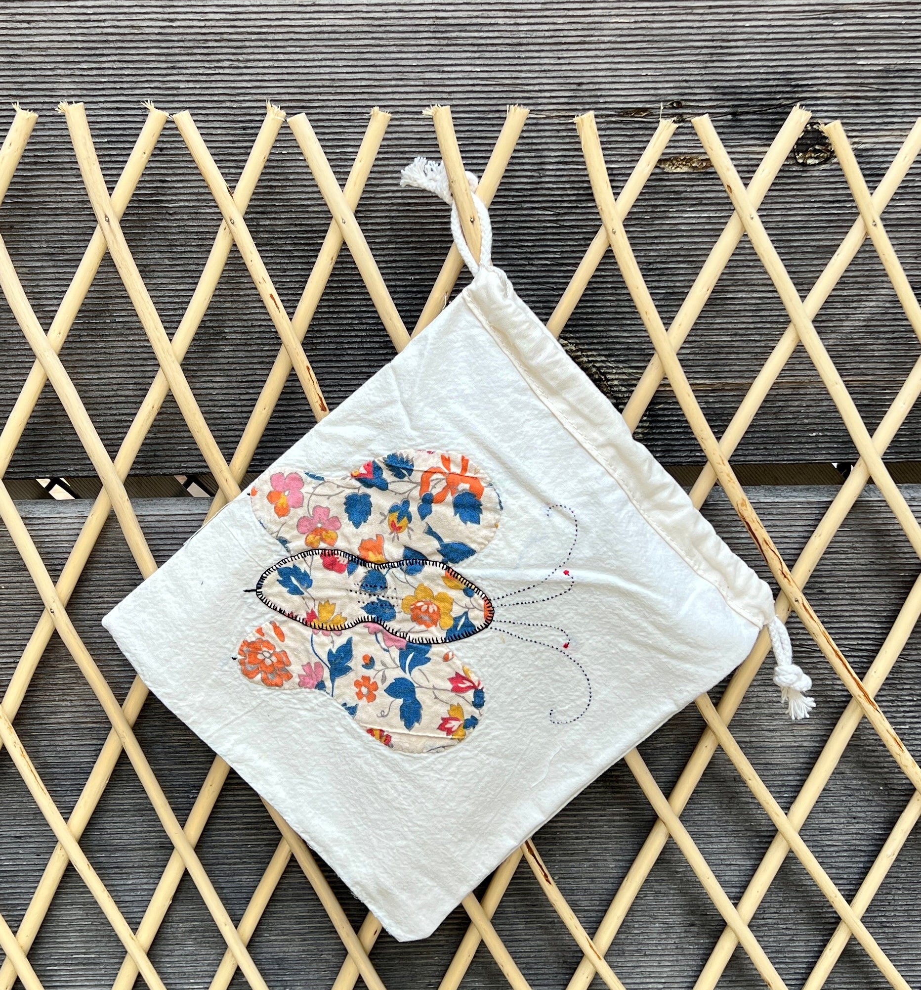 4 Antennae Butterfly Drawstring Bag (Bright Yellow & Blue Print)