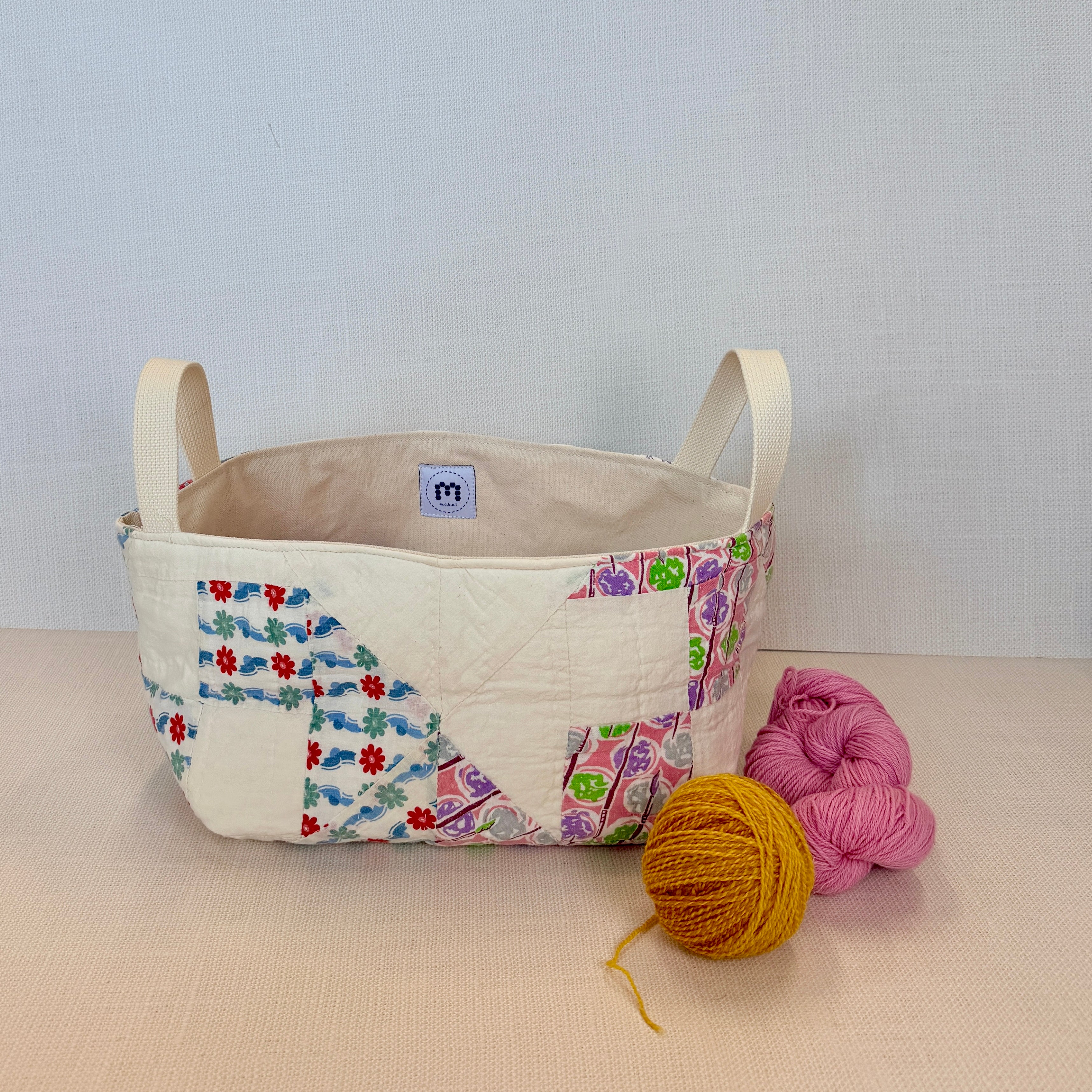 Quilt Basket (Feedsack Snail's Trail)