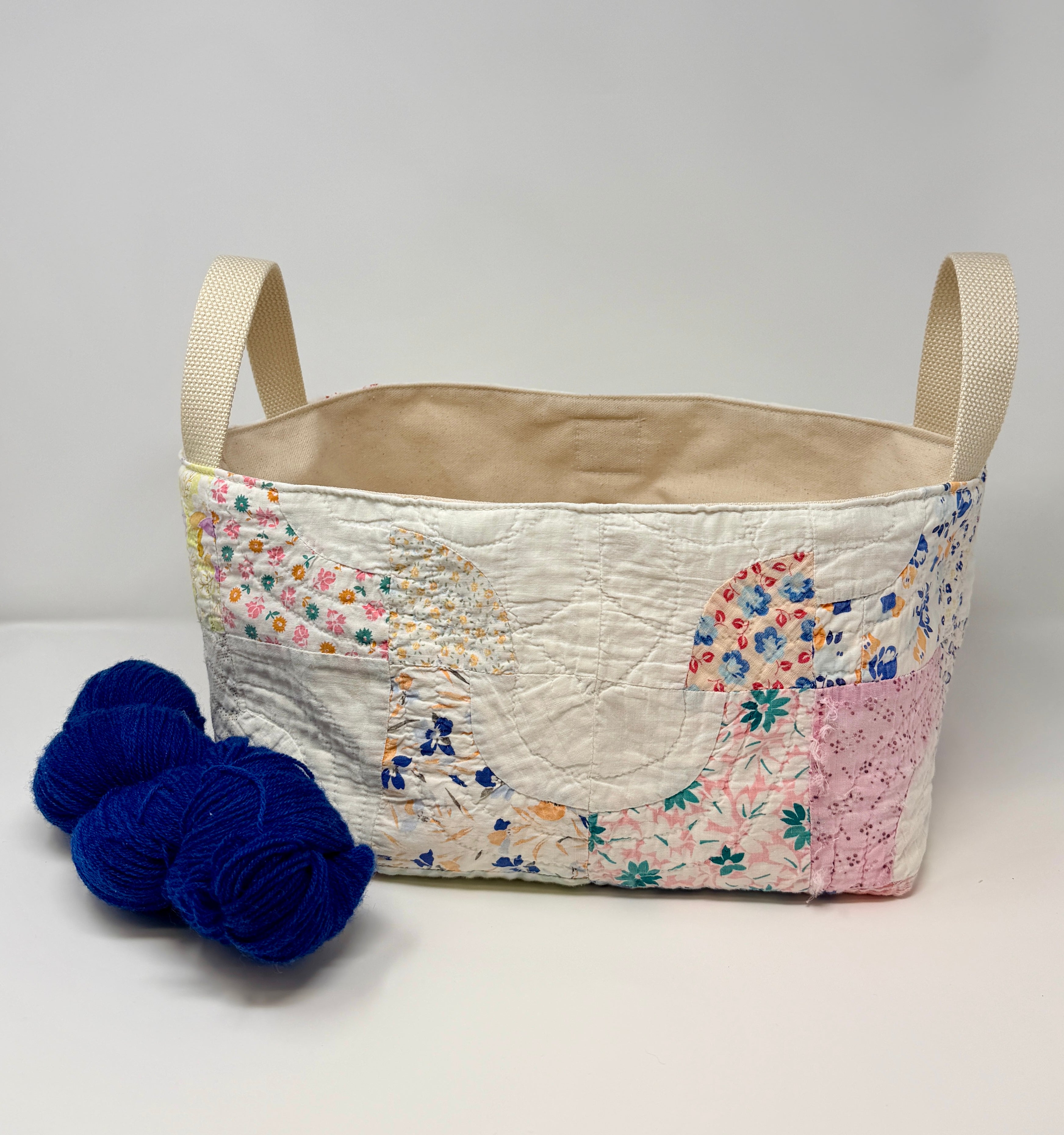 Quilt Basket (Feedsack Drunkard's Path)