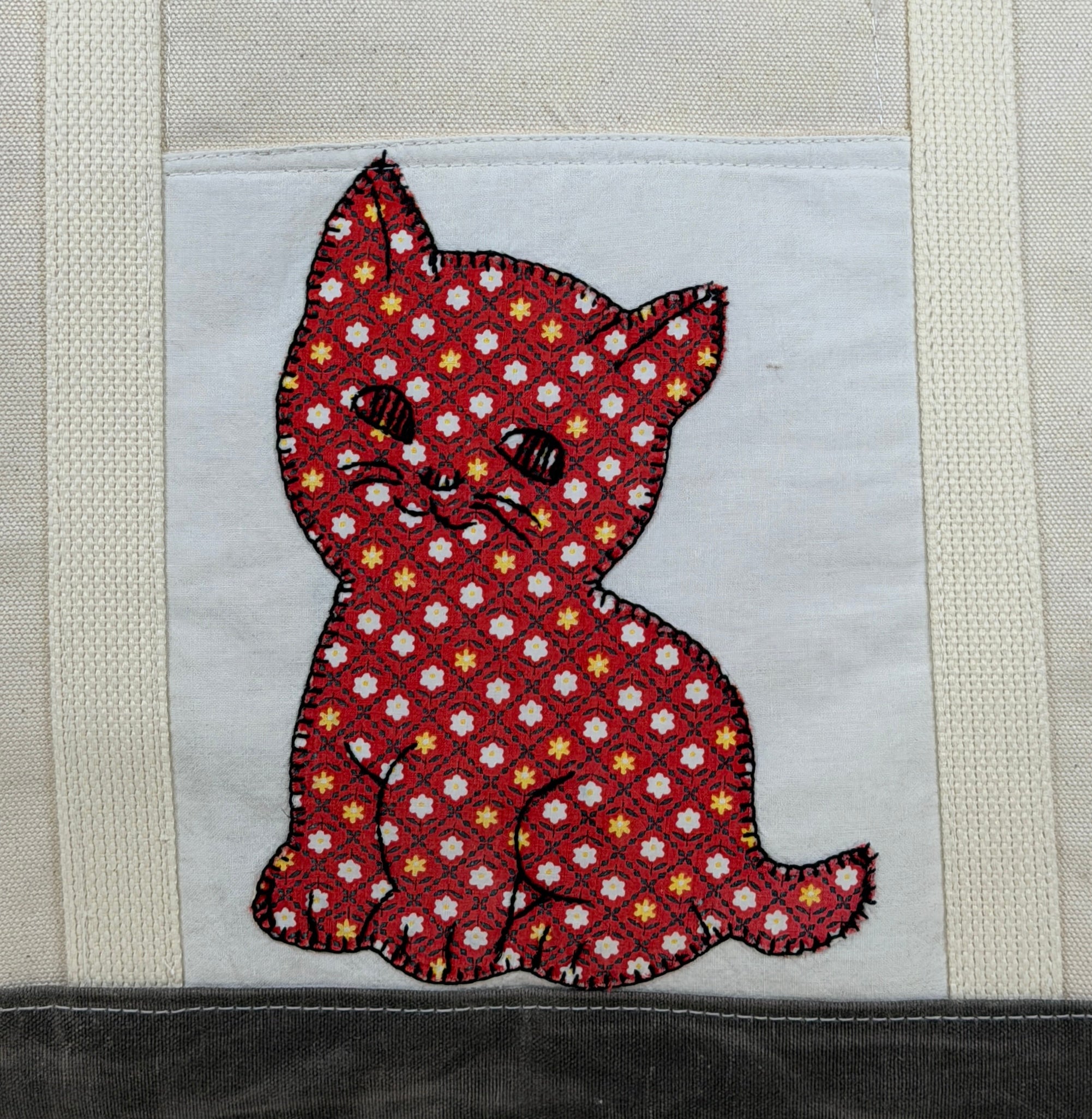 Classic Pocket Tote with Mushroom Canvas (6 Kittens)