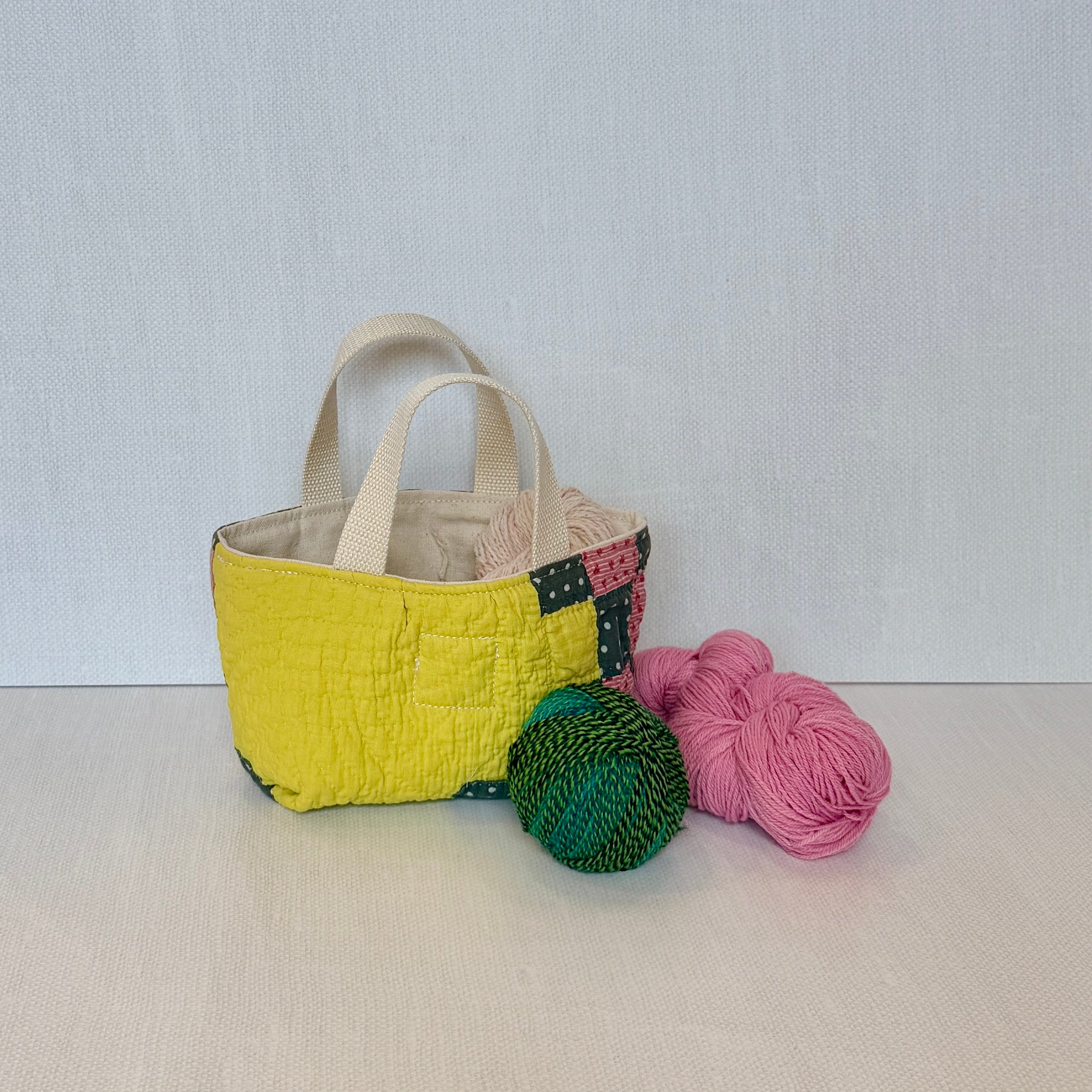 Maker Caddy Small (Gray & Pink Irish Chain )