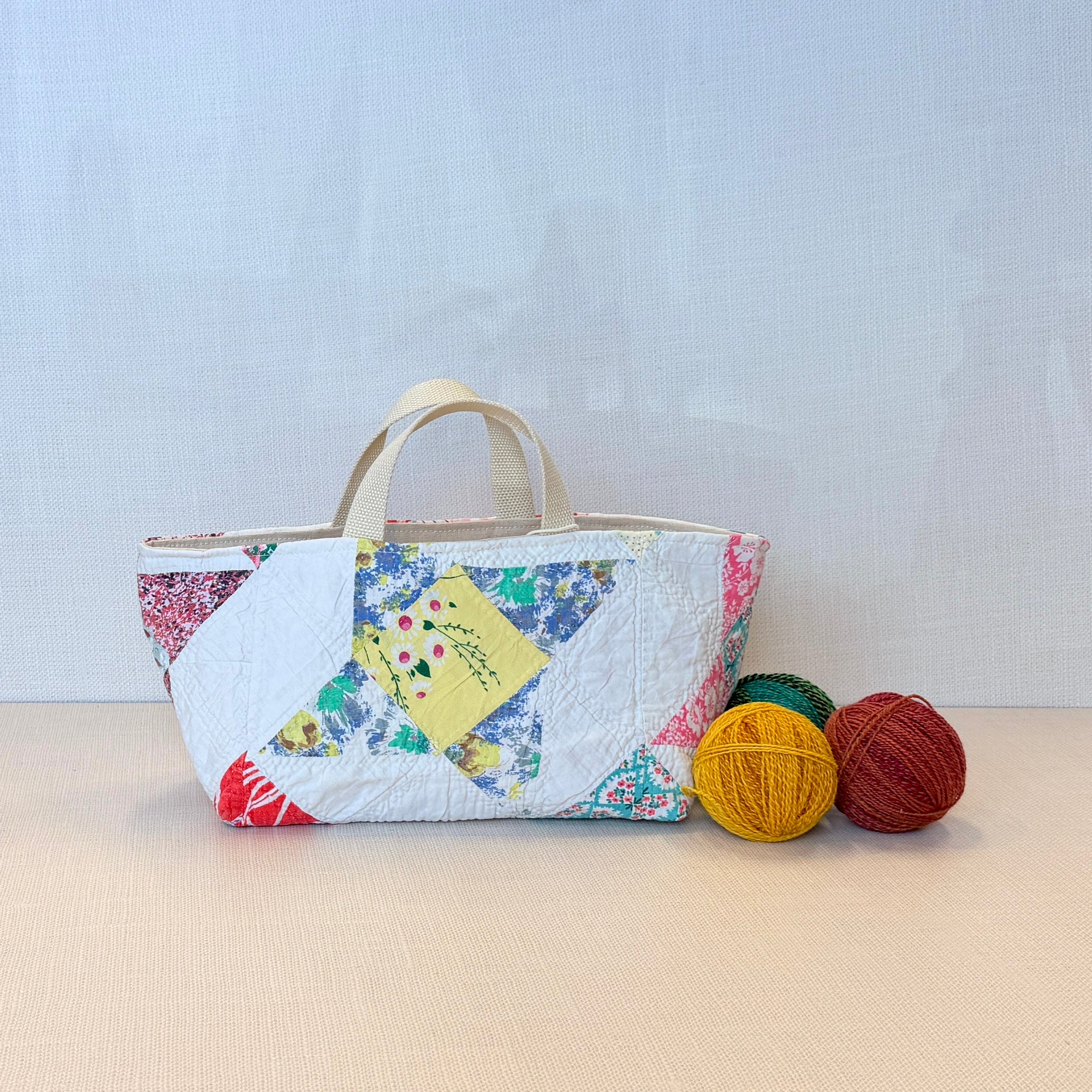 Maker Caddy Large (40s Hummingbird with Yellow)