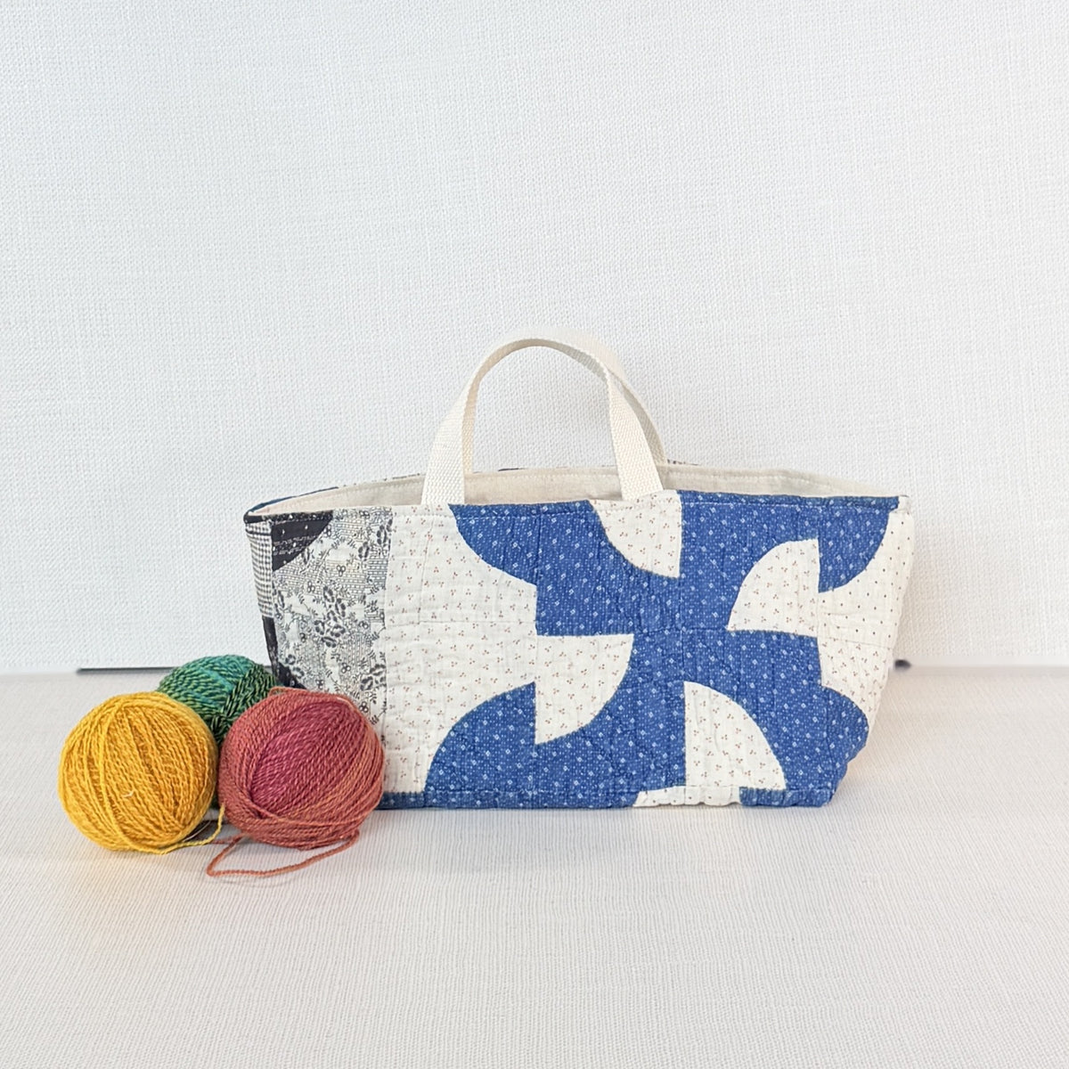 Maker Caddy Large (Indigo & Black Drunkard's Path)