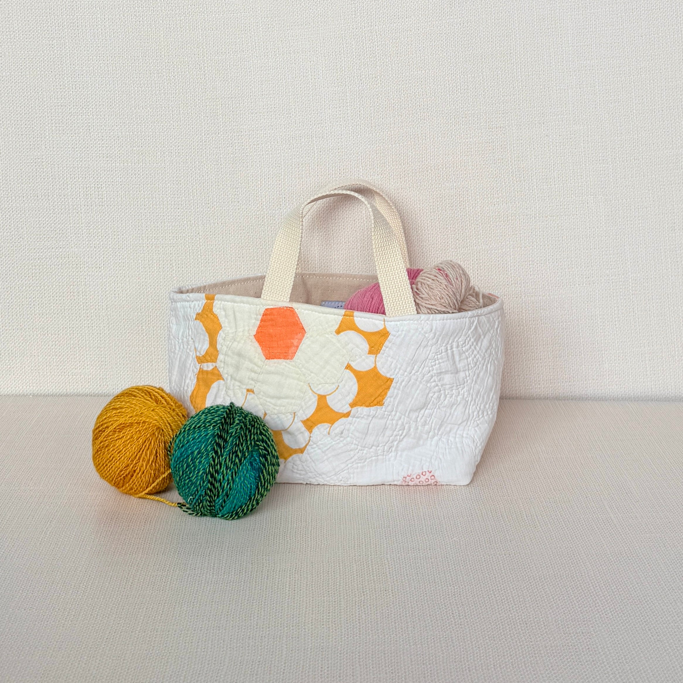 Maker Caddy Medium (Pastel Grandma's Flower Garden)