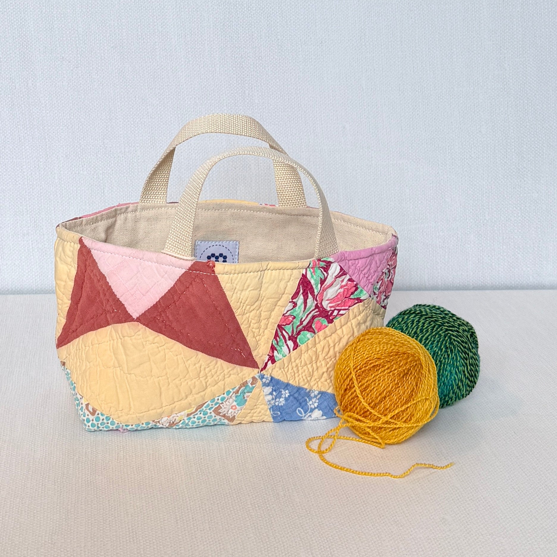 Maker Caddy Medium (Yellow Hummingbird with Brown)