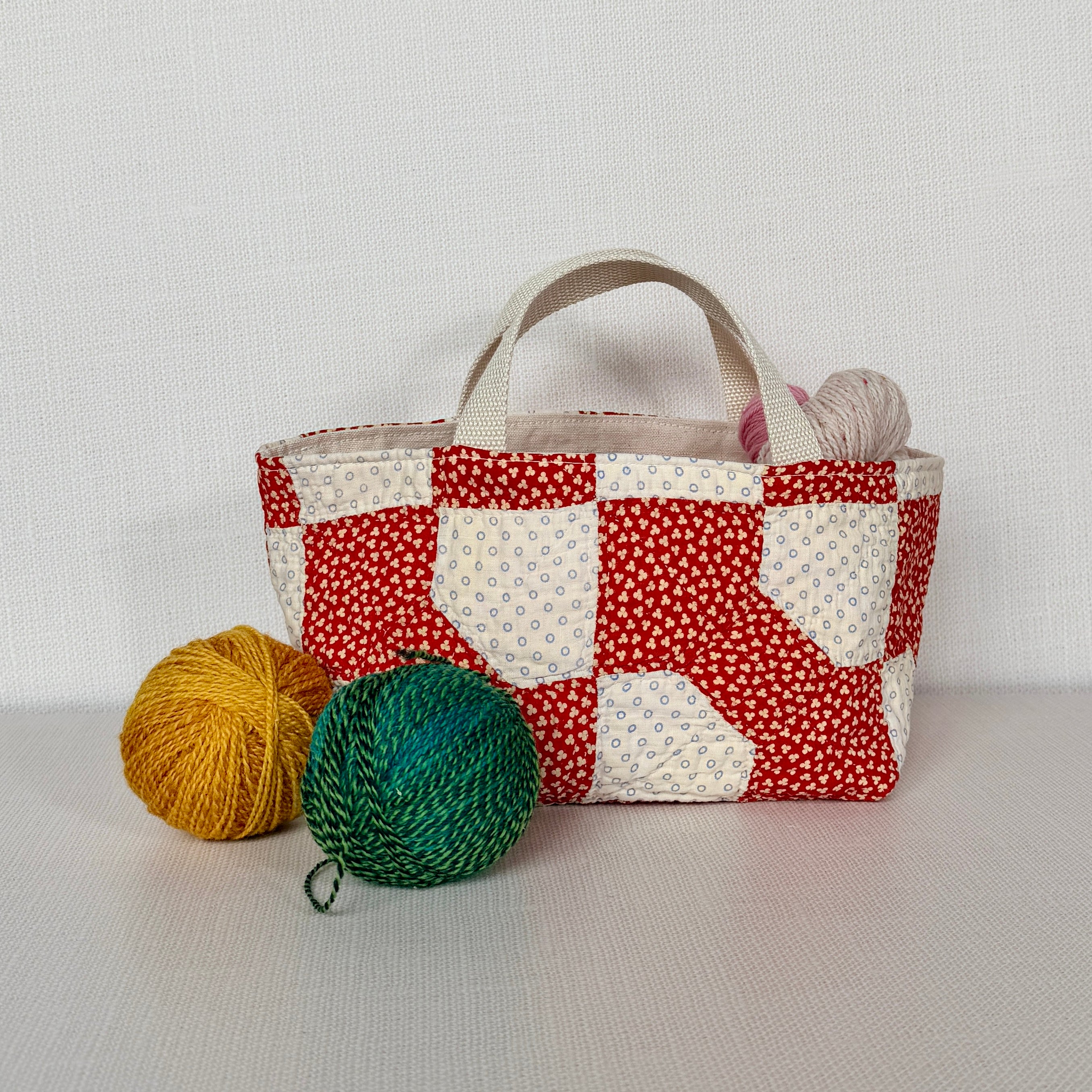 Maker Caddy Medium (Red Bowtie)