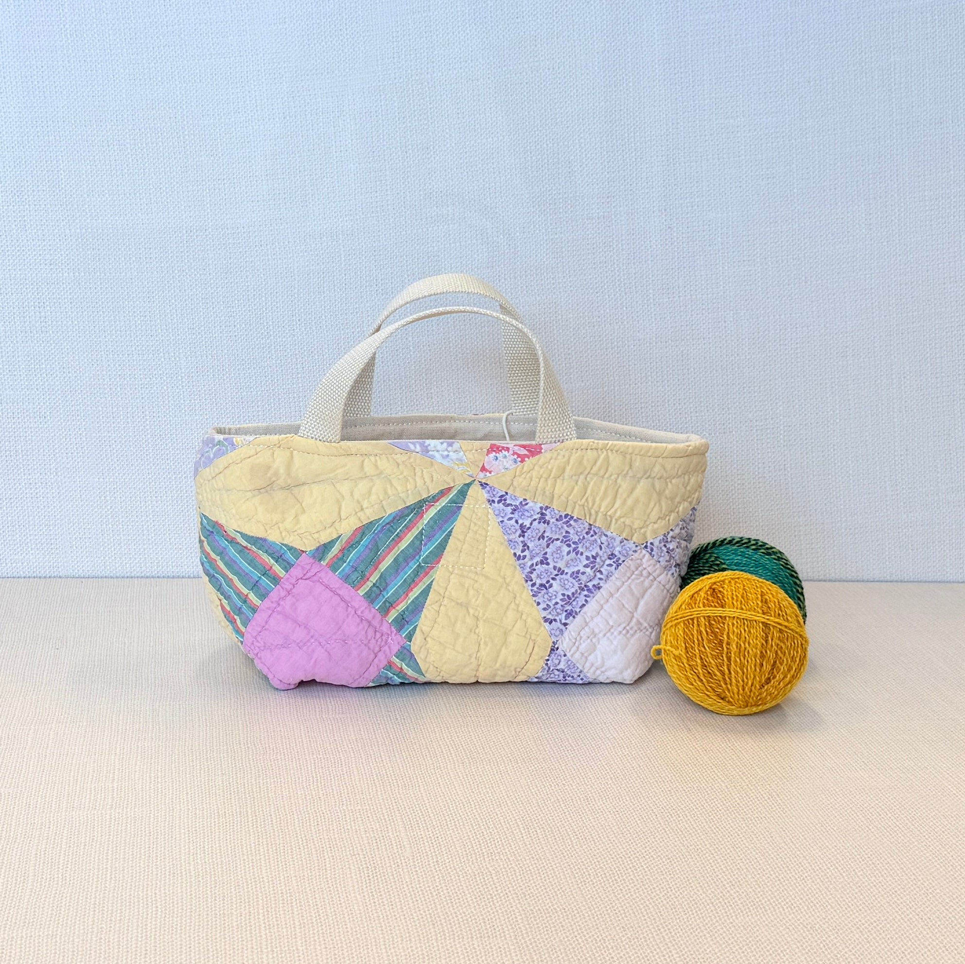 Maker Caddy Medium (Yellow Hummingbird with Black Gingham)
