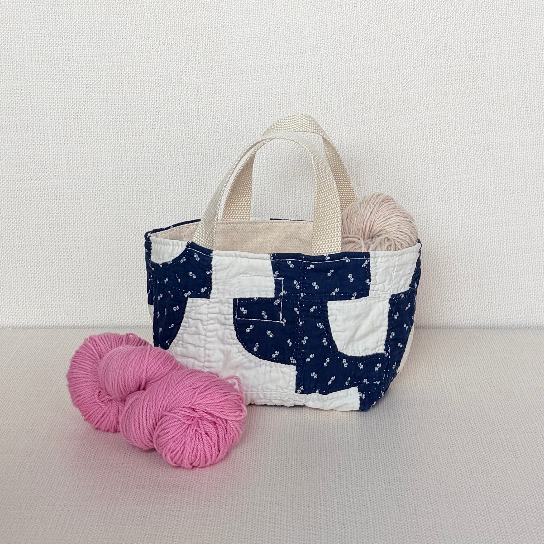 Maker Caddy Small (Indigo Drunkard's Path)