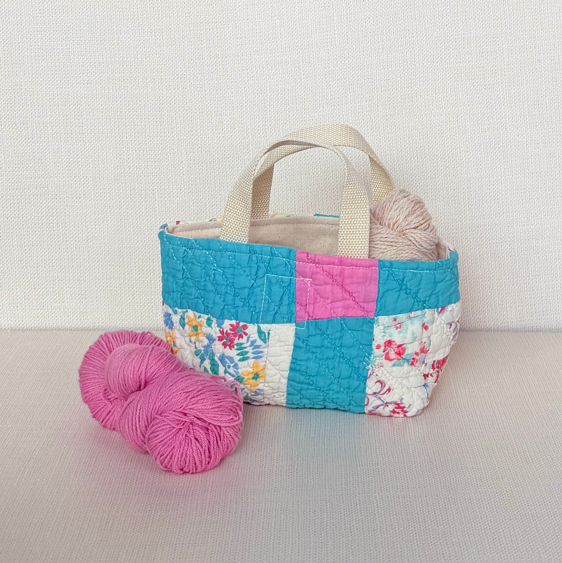 Maker Caddy Small (9 Patch with Turquoise Sashing)