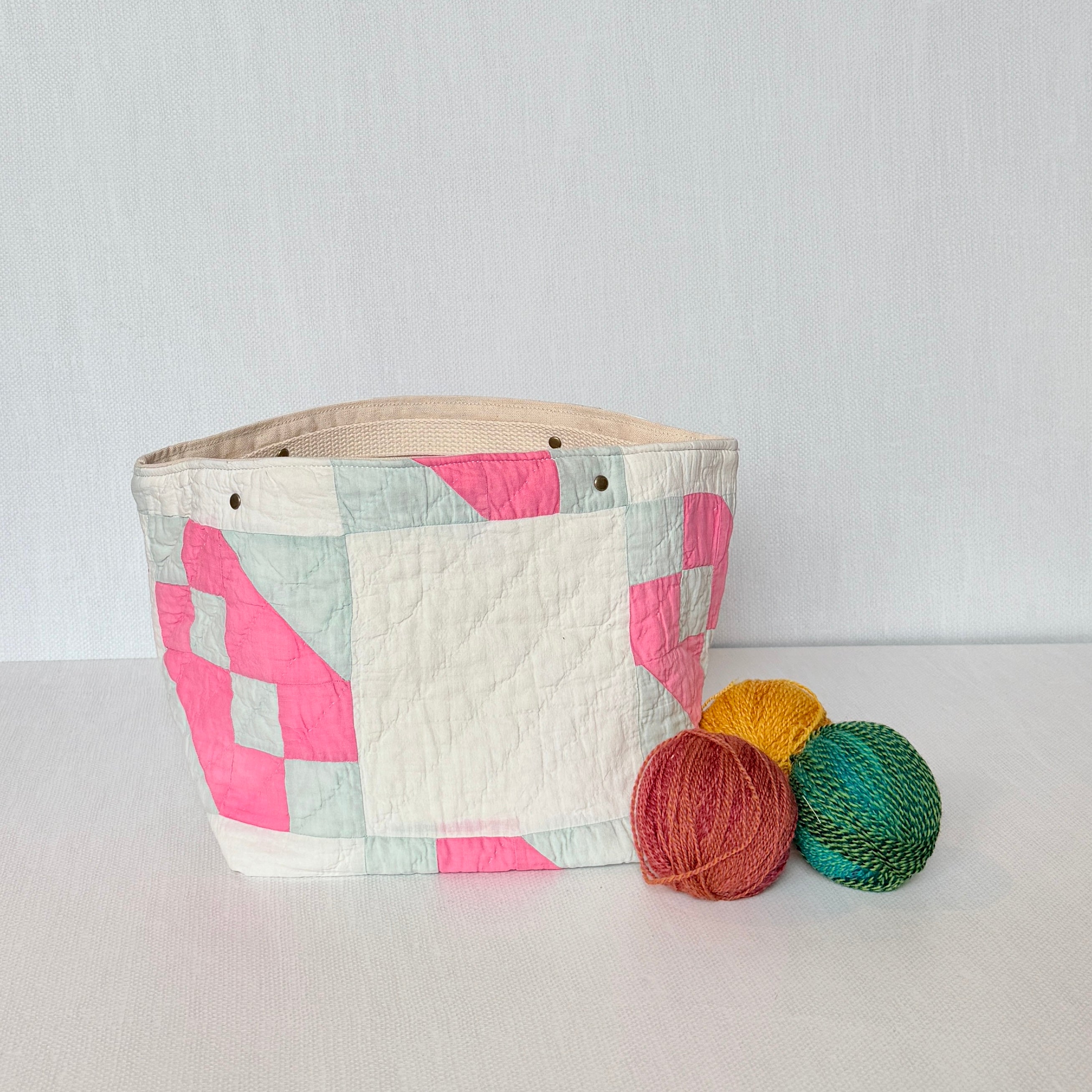 Quilt Bin (Pink & Gray Jacob's Ladder)