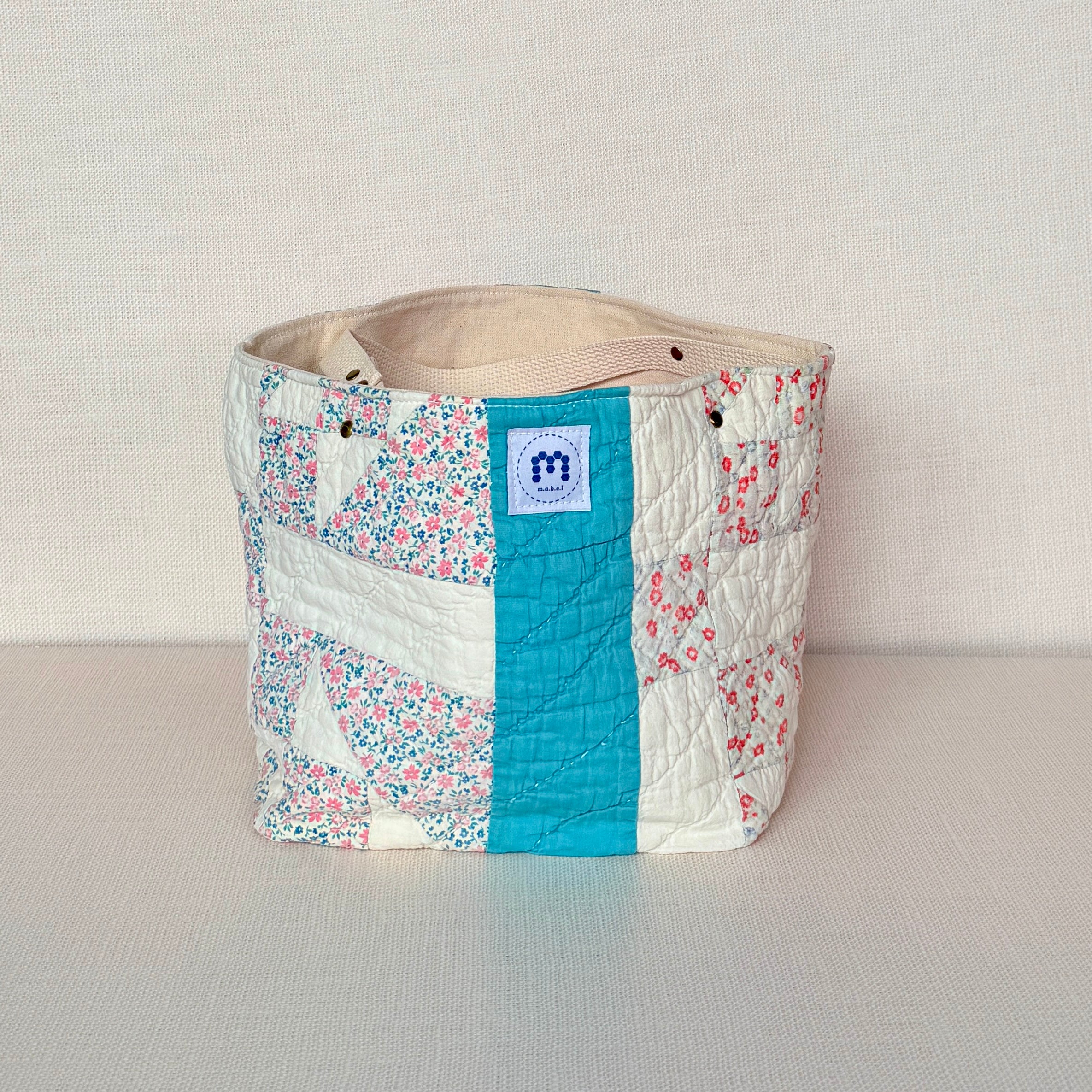 Quilt Bin (Jacob's Ladder with Teal Sashing)