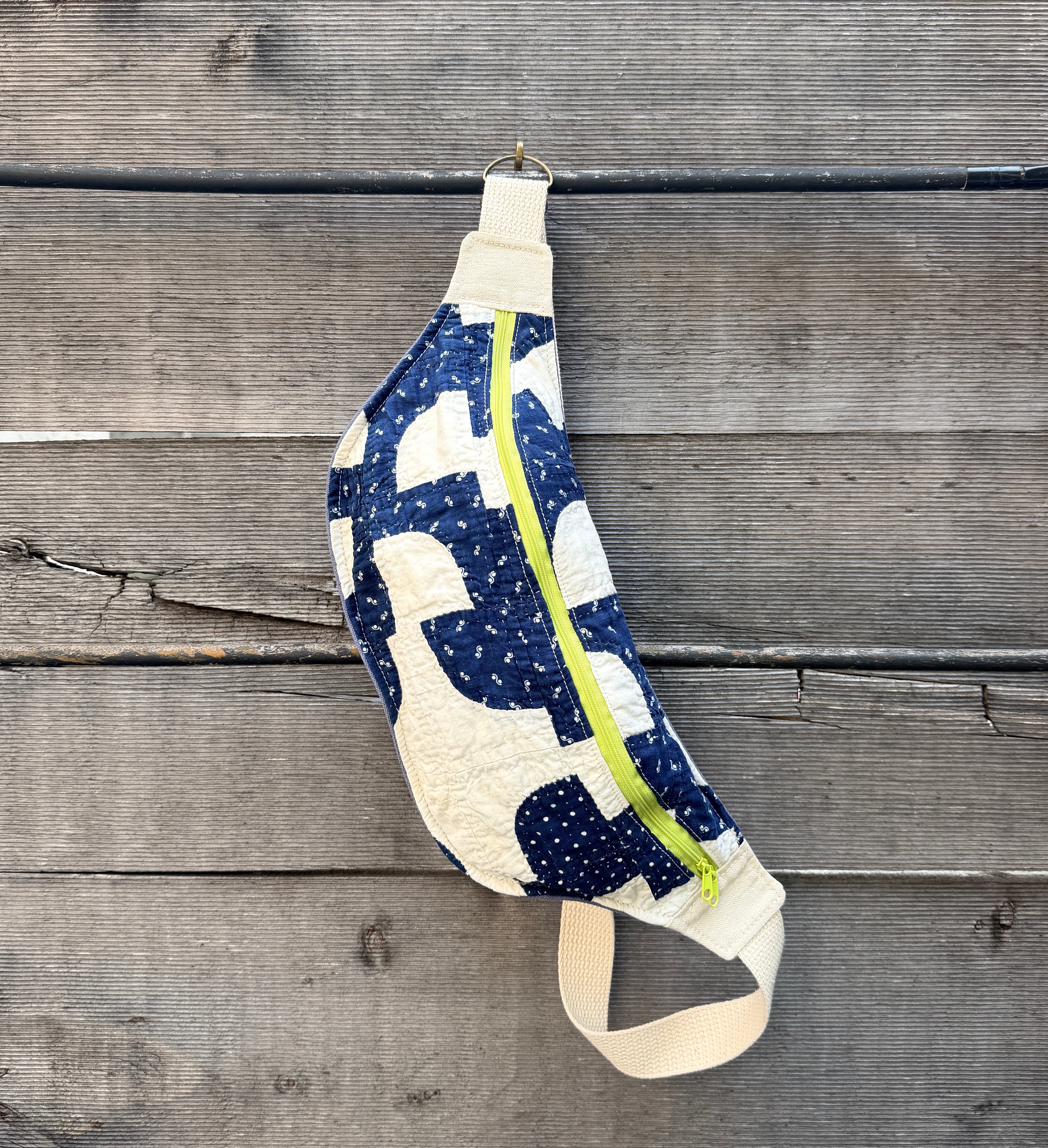 Sling Bag (Indigo Drunkard's Path)