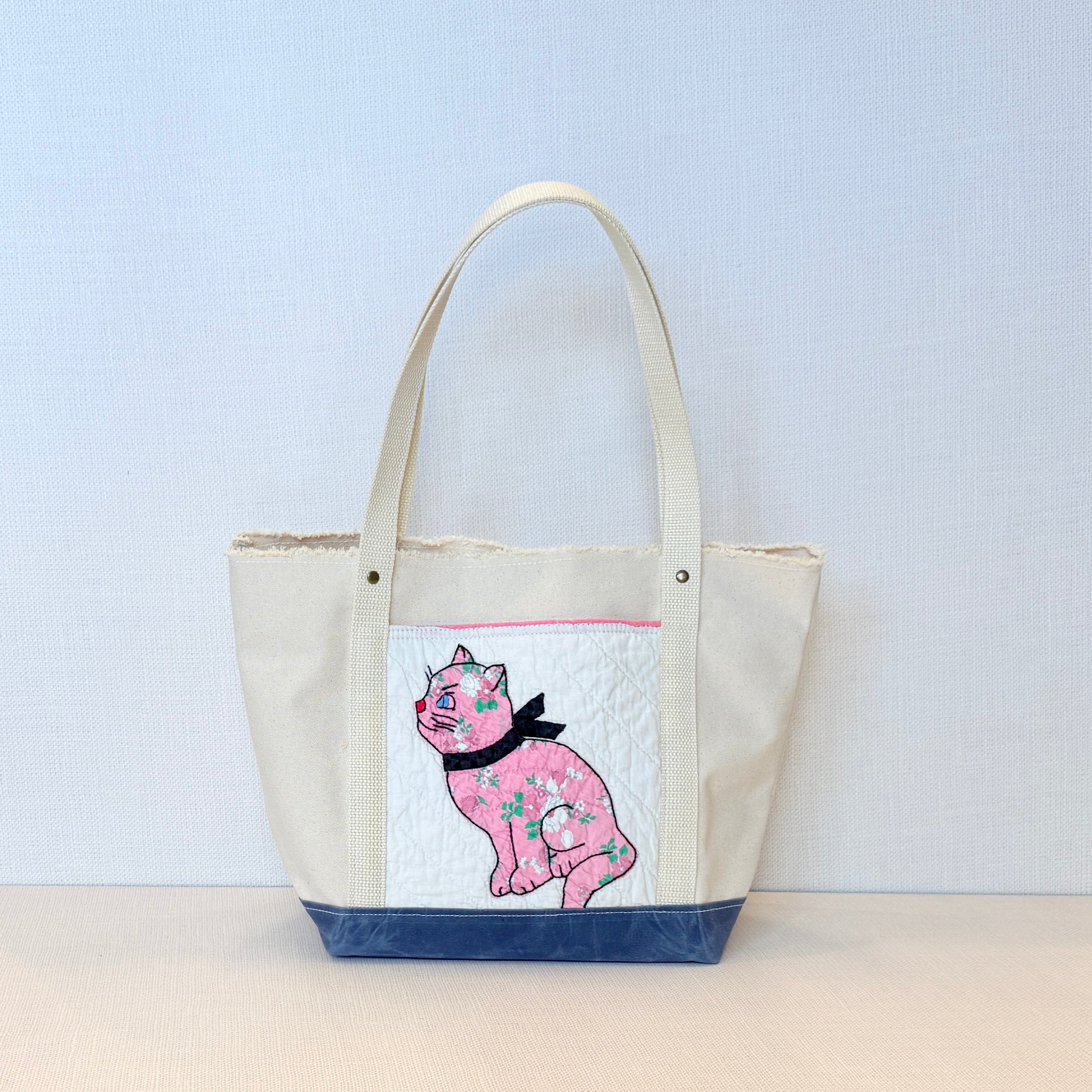 The Skipper Pocket Tote (Navy Canvas with Pink Kitten)