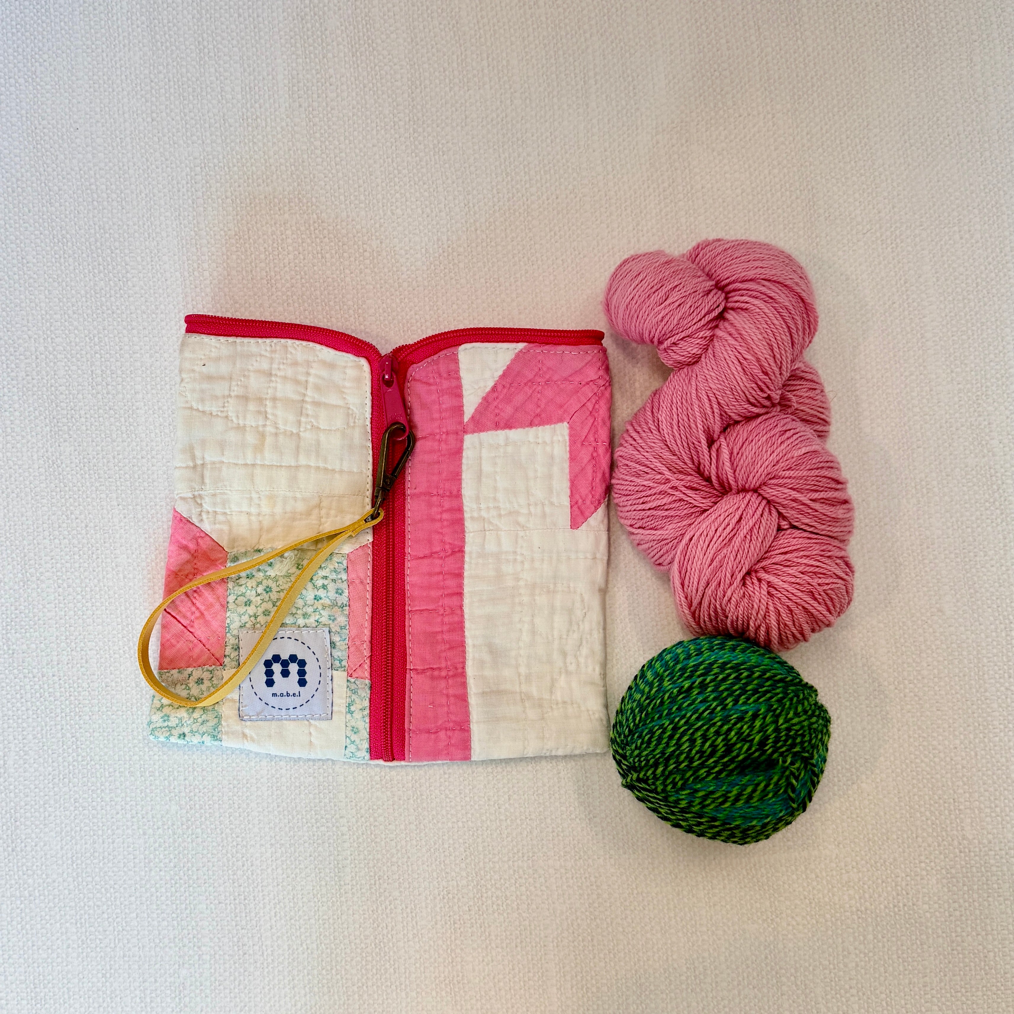 Triangle Zip Pouch (Pink Bear's Claw)