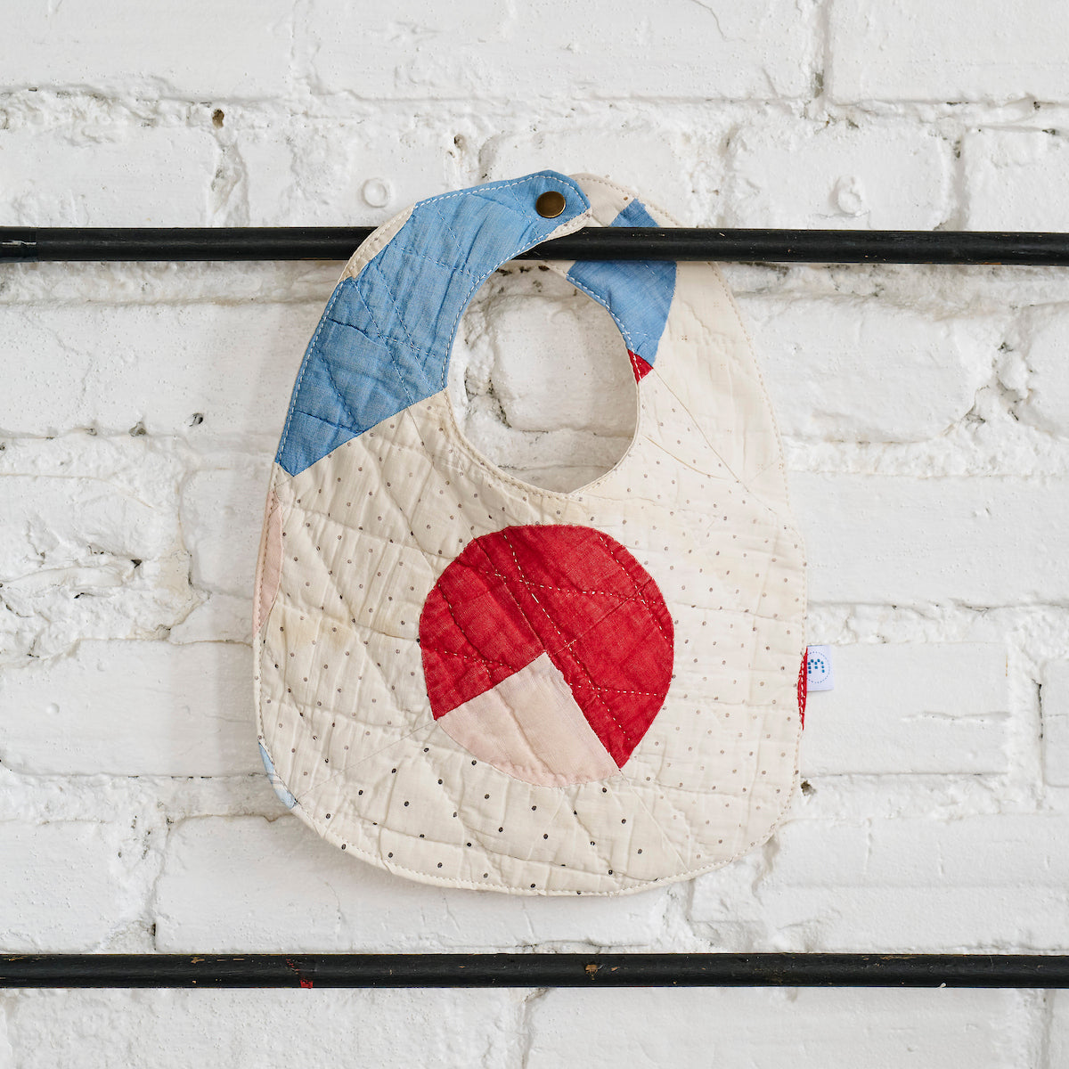 Baby Bib (Faded Drunkard's Path)