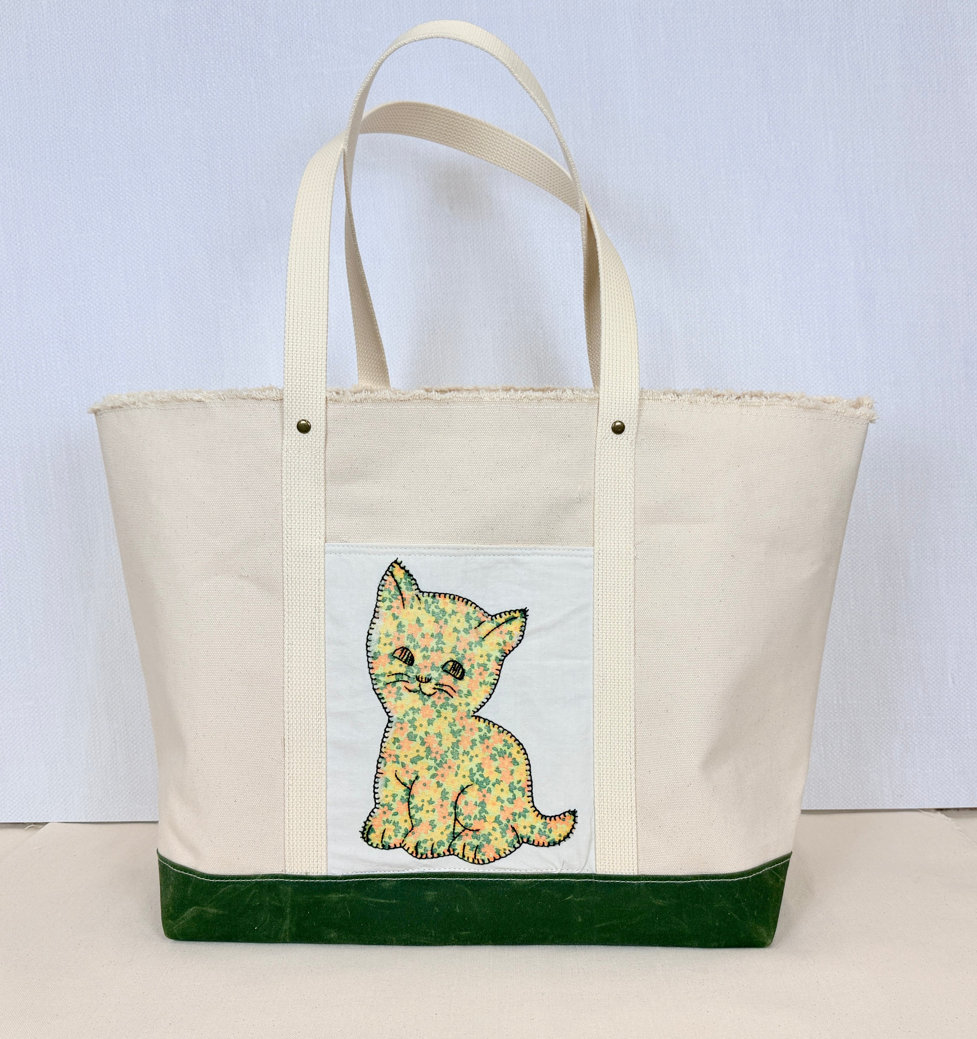 Classic Pocket Tote with Army Green Canvas (2 Kittens)