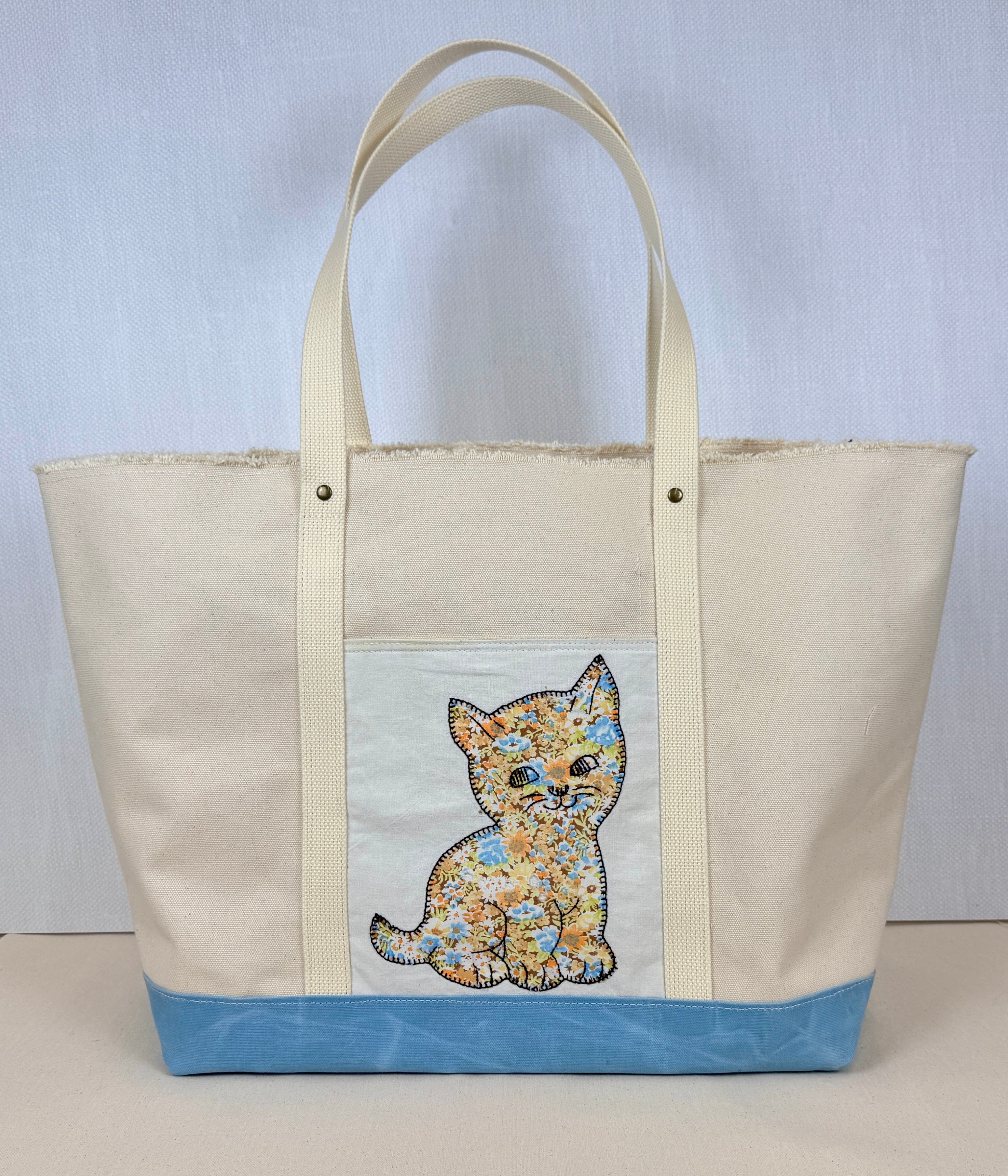 Classic Pocket Tote with Baby Blue Canvas (7 Kittens)
