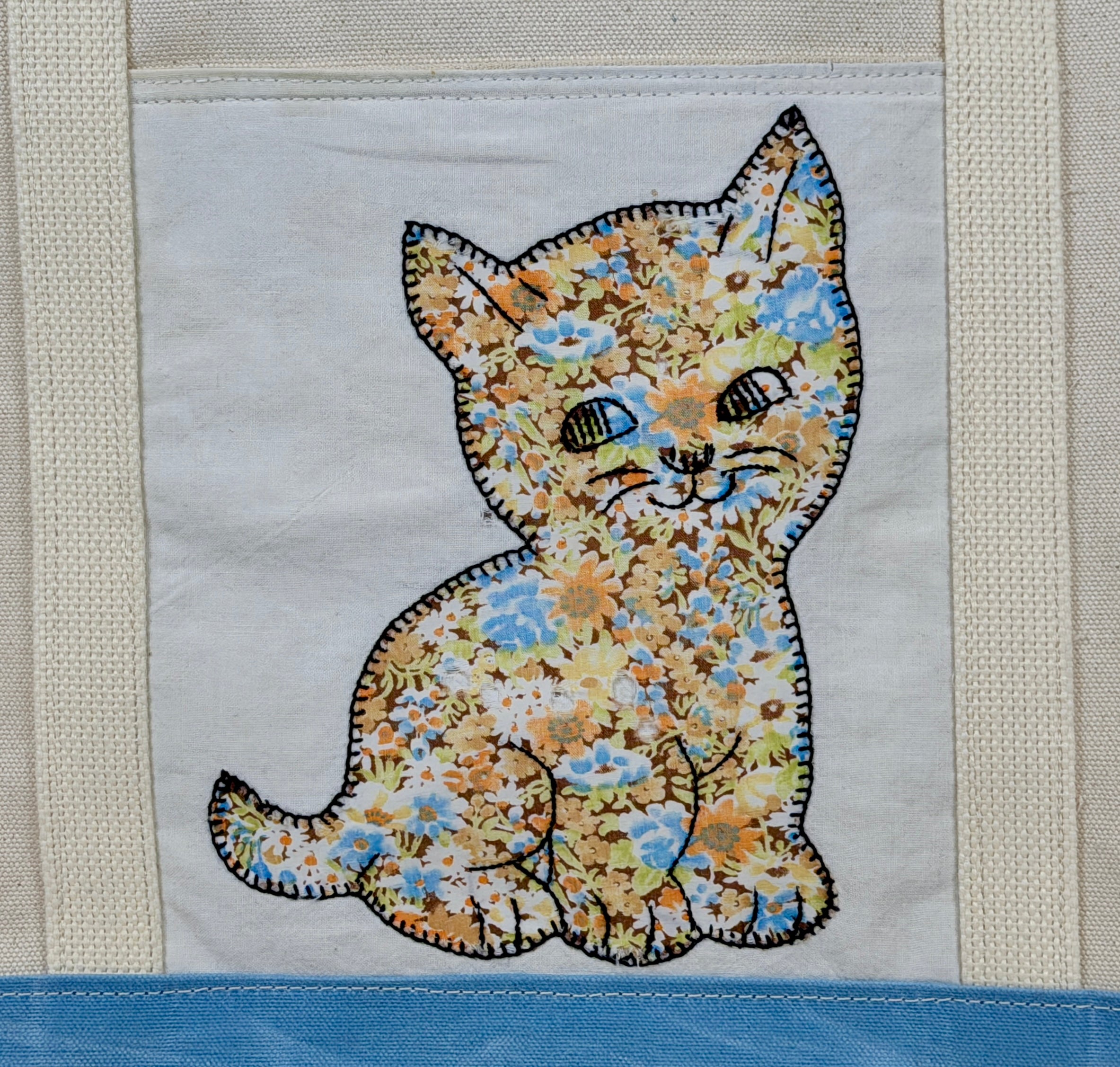Classic Pocket Tote with Baby Blue Canvas (7 Kittens)