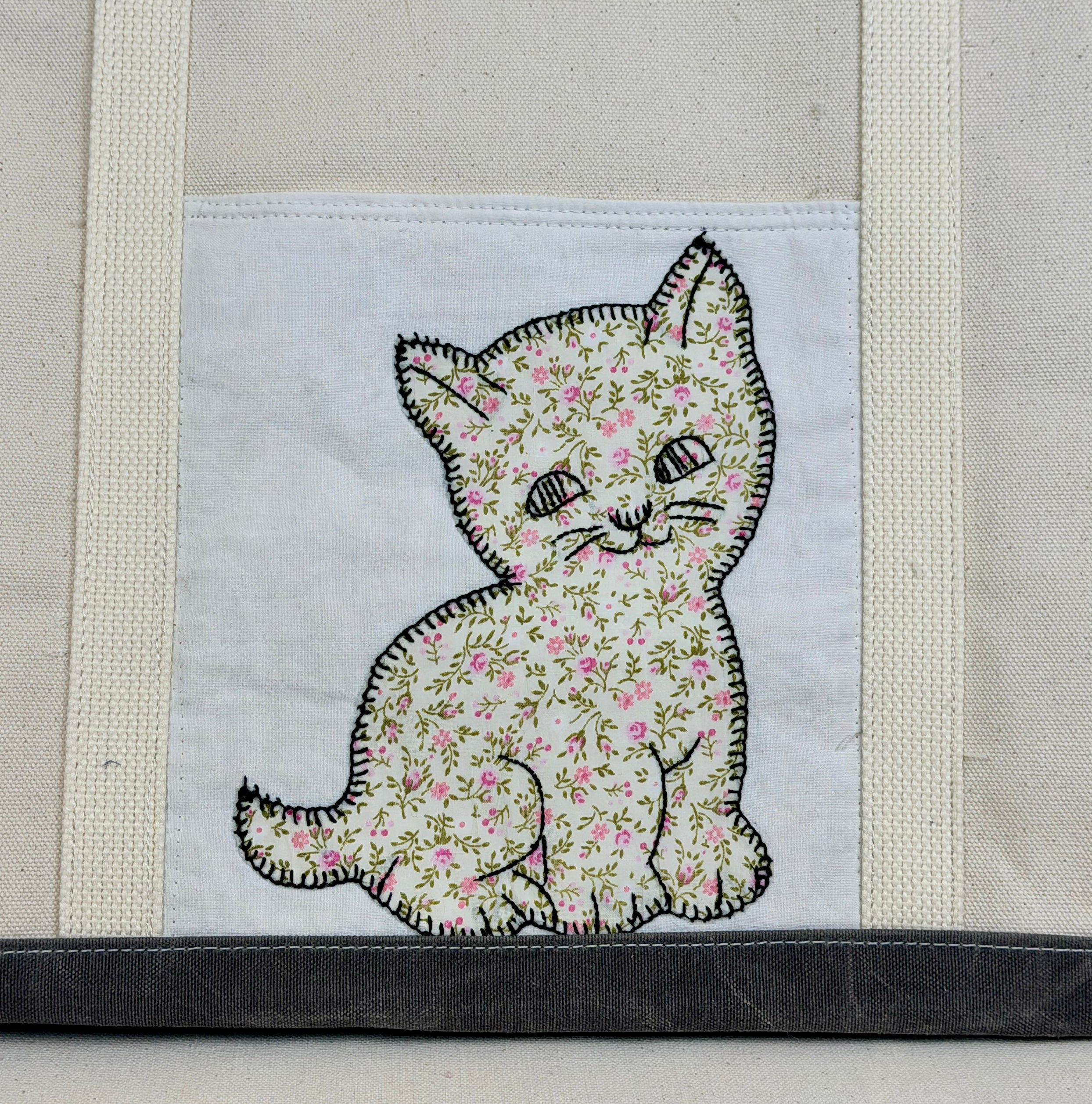 Classic Pocket Tote with Mushroom Canvas (6 Kittens)