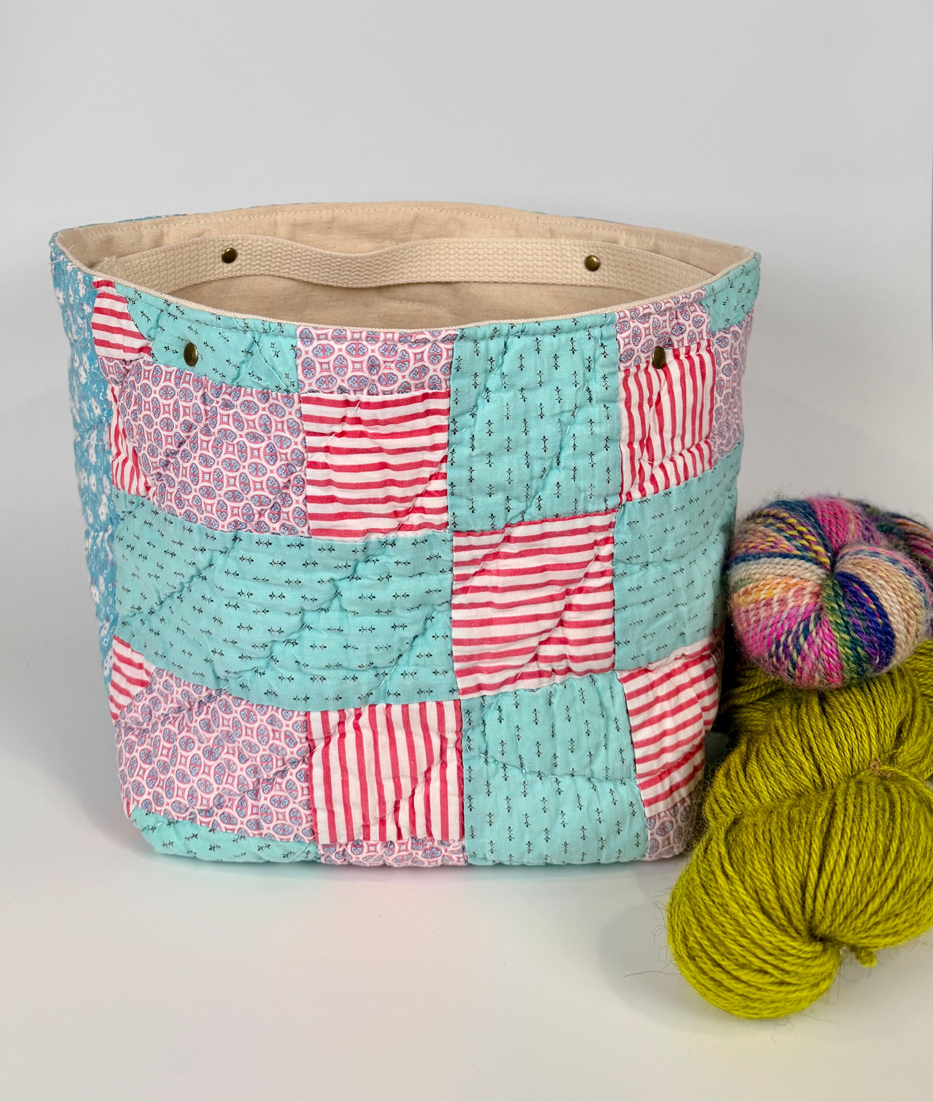 Quilt Bin (Blue Striped Sashing)