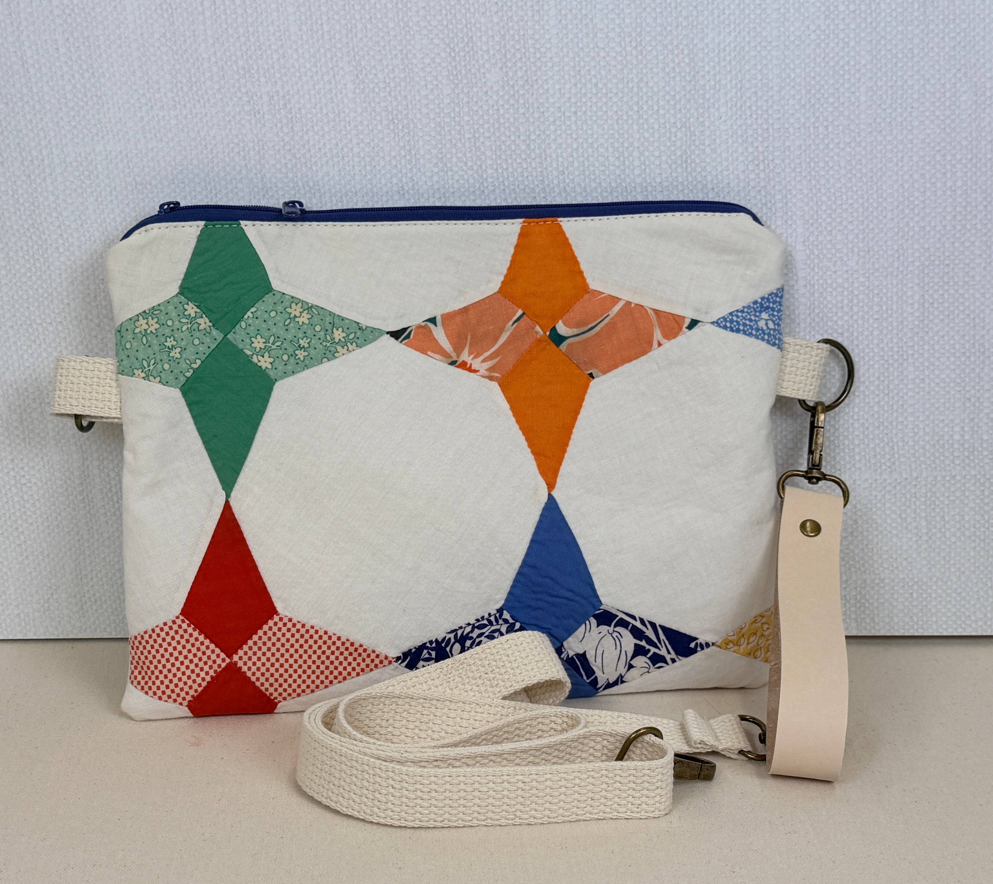 Quilt Top Crossbody/Wristlet (Small Hummingbird)