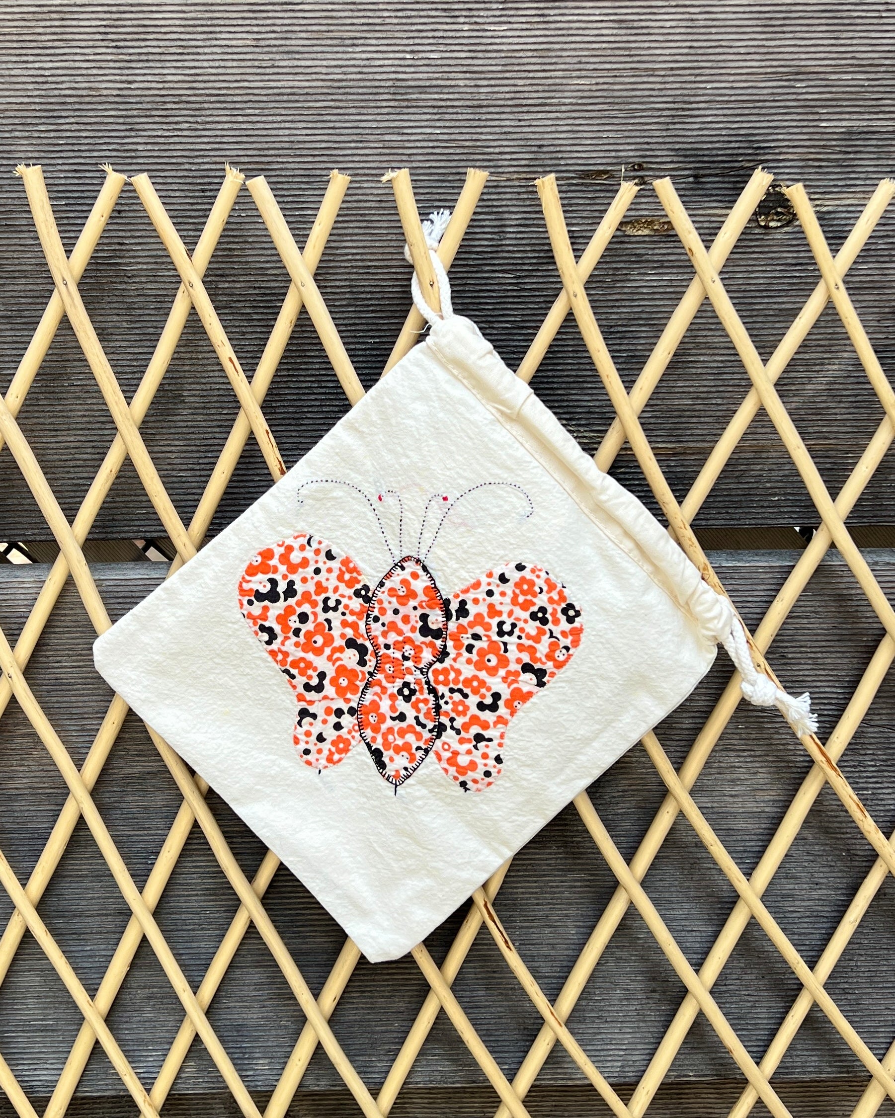 4 Antennae Butterfly Drawstring Bag (Orange Daisies & Green/Peach Floral)