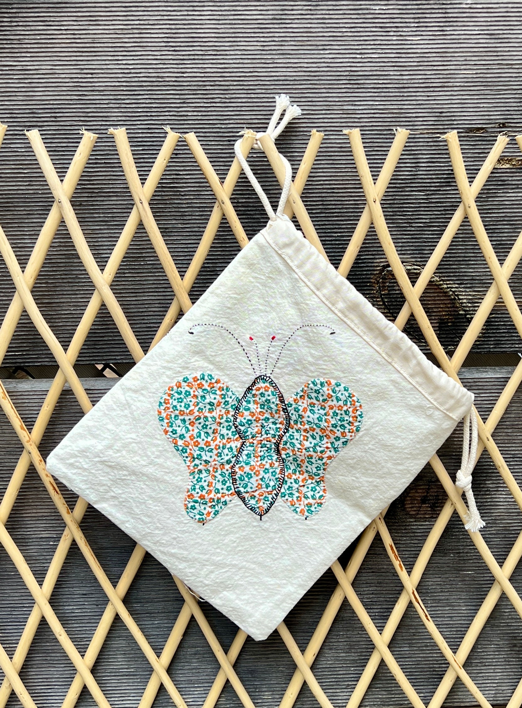 4 Antennae Butterfly Drawstring Bag (Blue Floral & Green/Orange Floral)