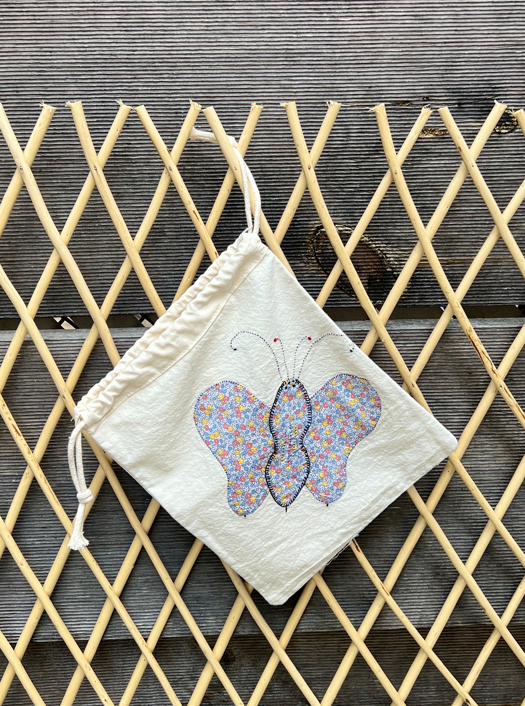 4 Antennae Butterfly Drawstring Bag (Blue Floral & Green/Orange Floral)
