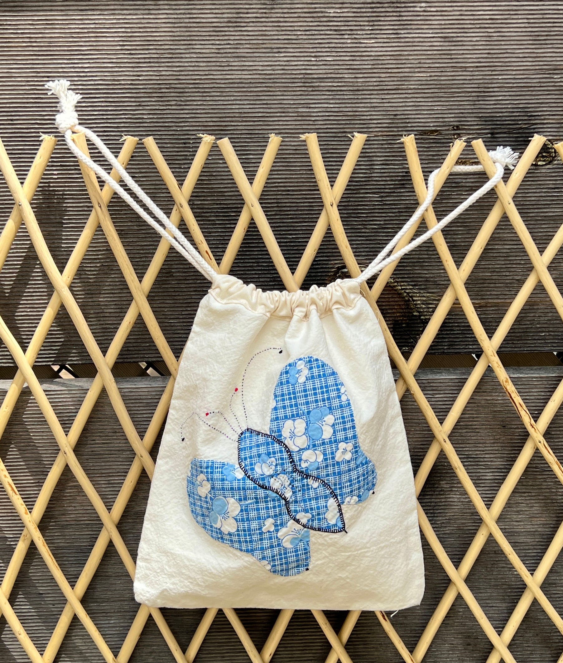4 Antennae Butterfly Drawstring Bag (Blue Plaid Floral & Red Squares)