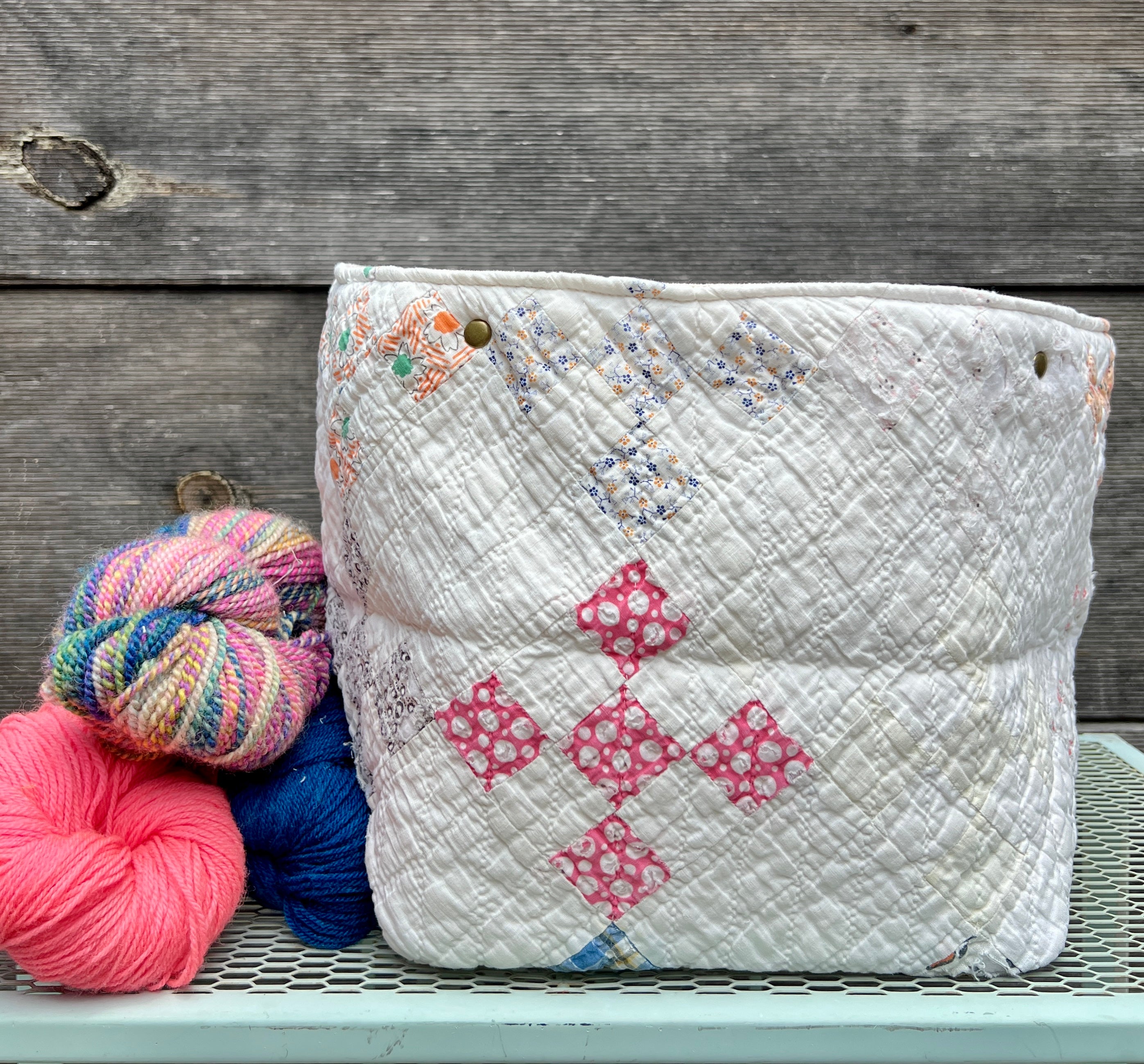 Quilt Bin (Scrappy Irish Chain)