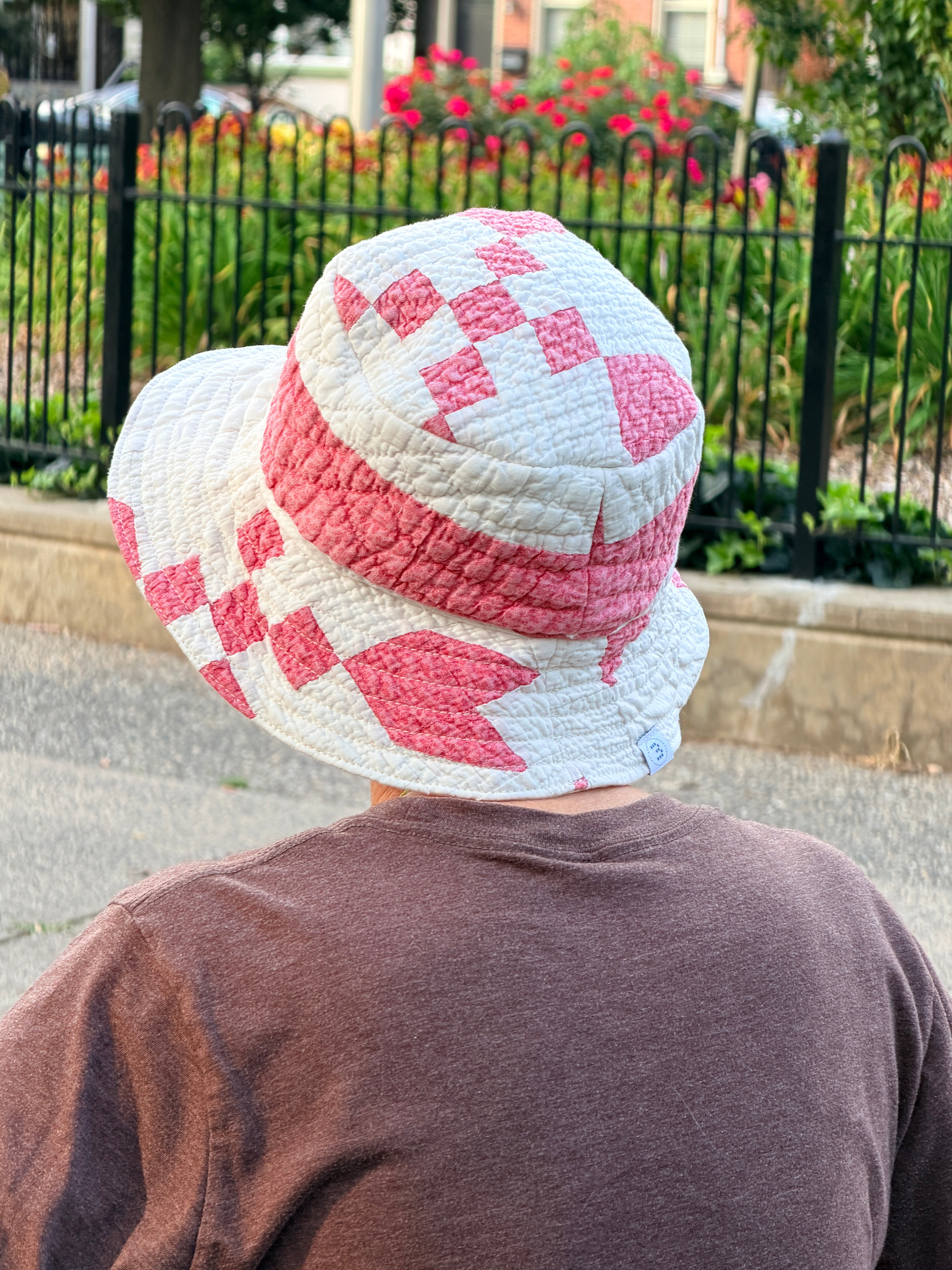 Bucket Hat (Faded Red Irish Chain)