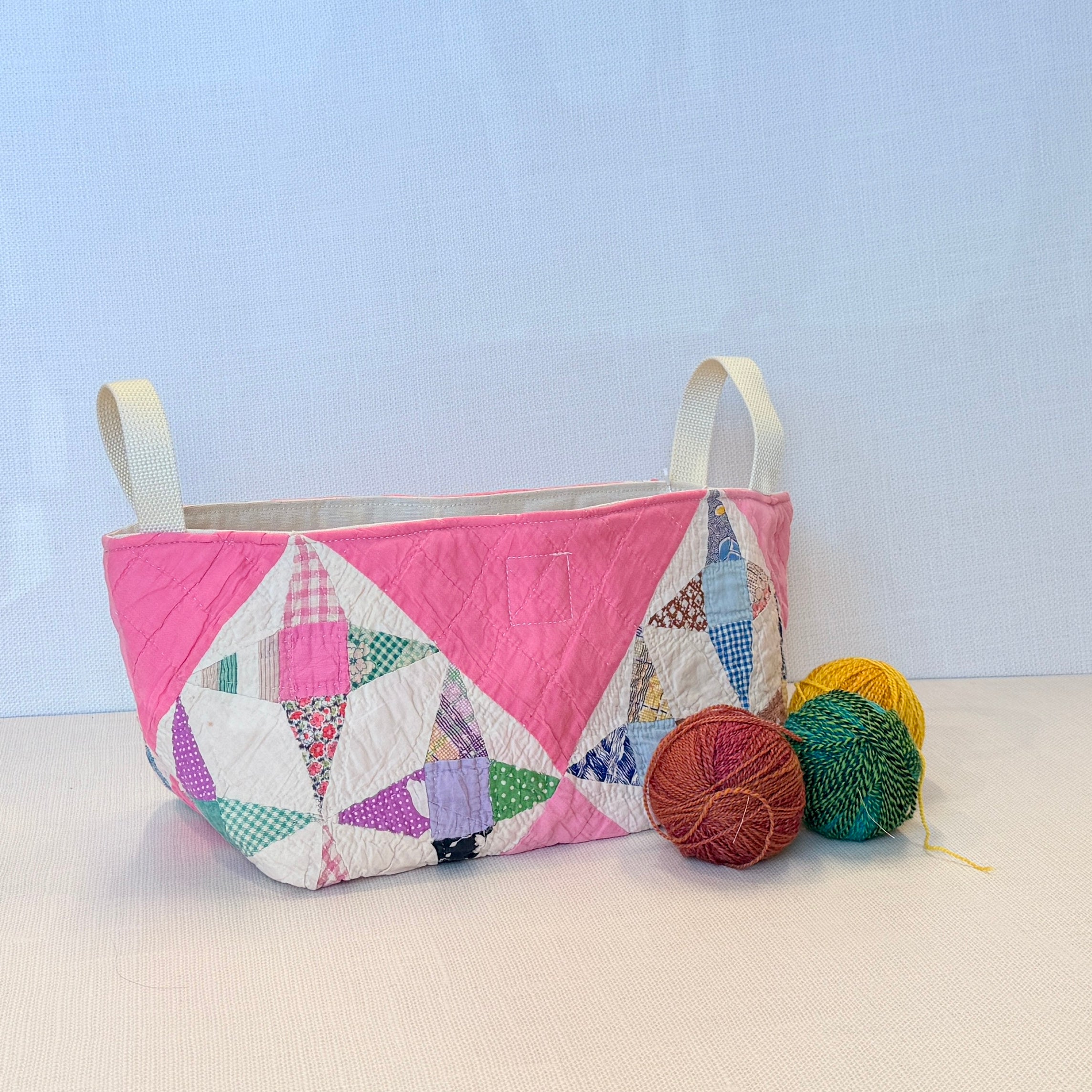 Quilt Basket (Pink Hummingbird)