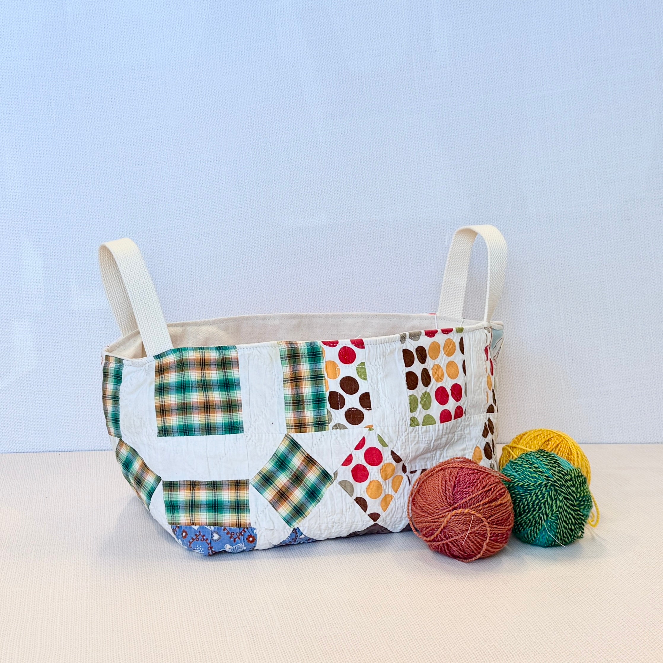 Quilt Basket (50s Wagon Wheel)