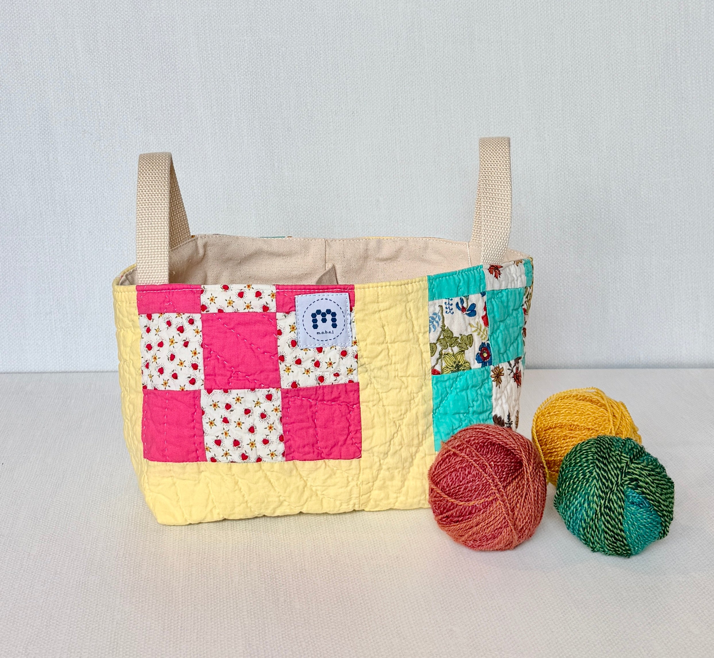 Divided Basket (Yellow Sashing with Pink & Green 9 Patch)