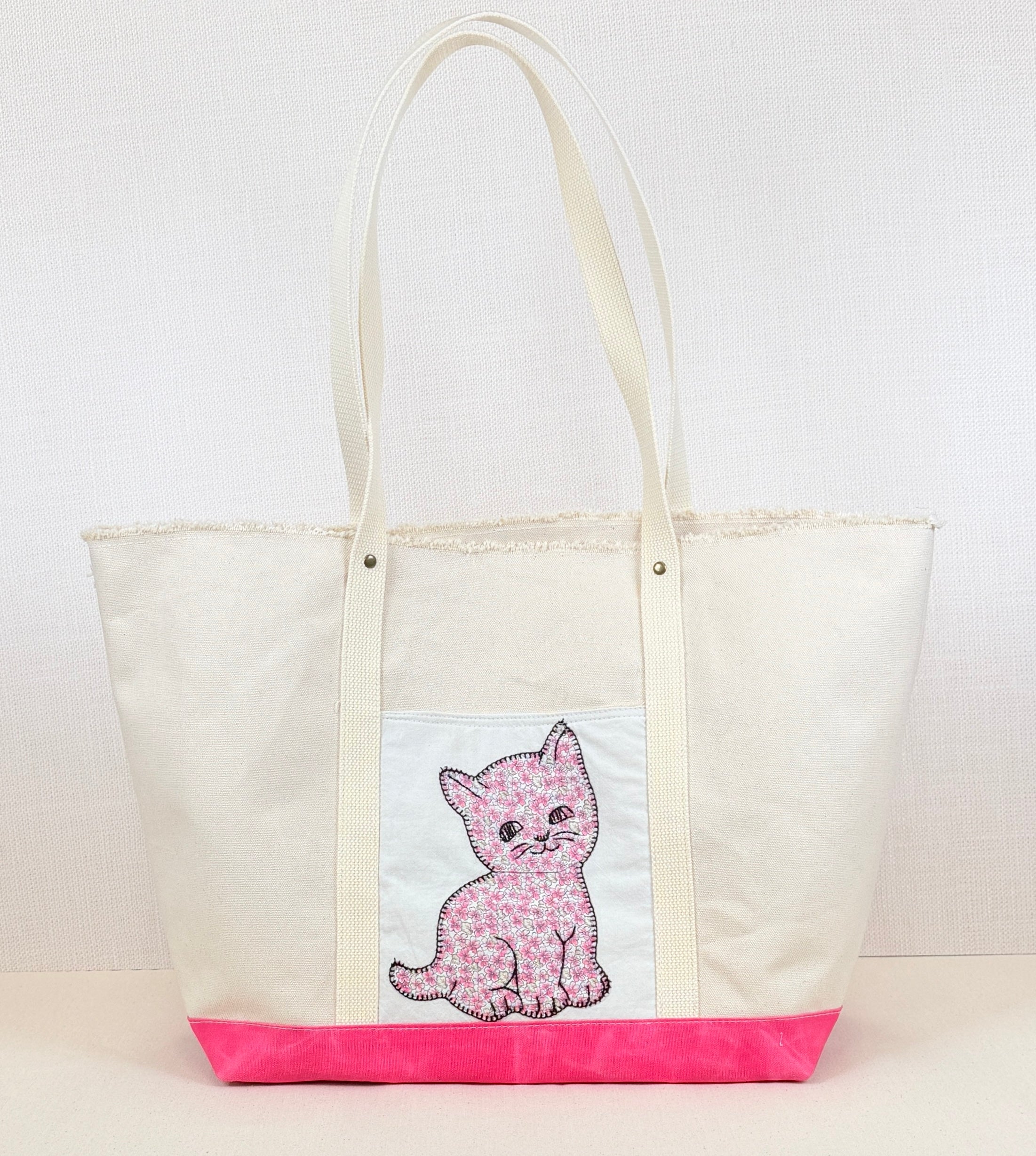 Classic Pocket Tote with Pink Canvas (11 Kittens)