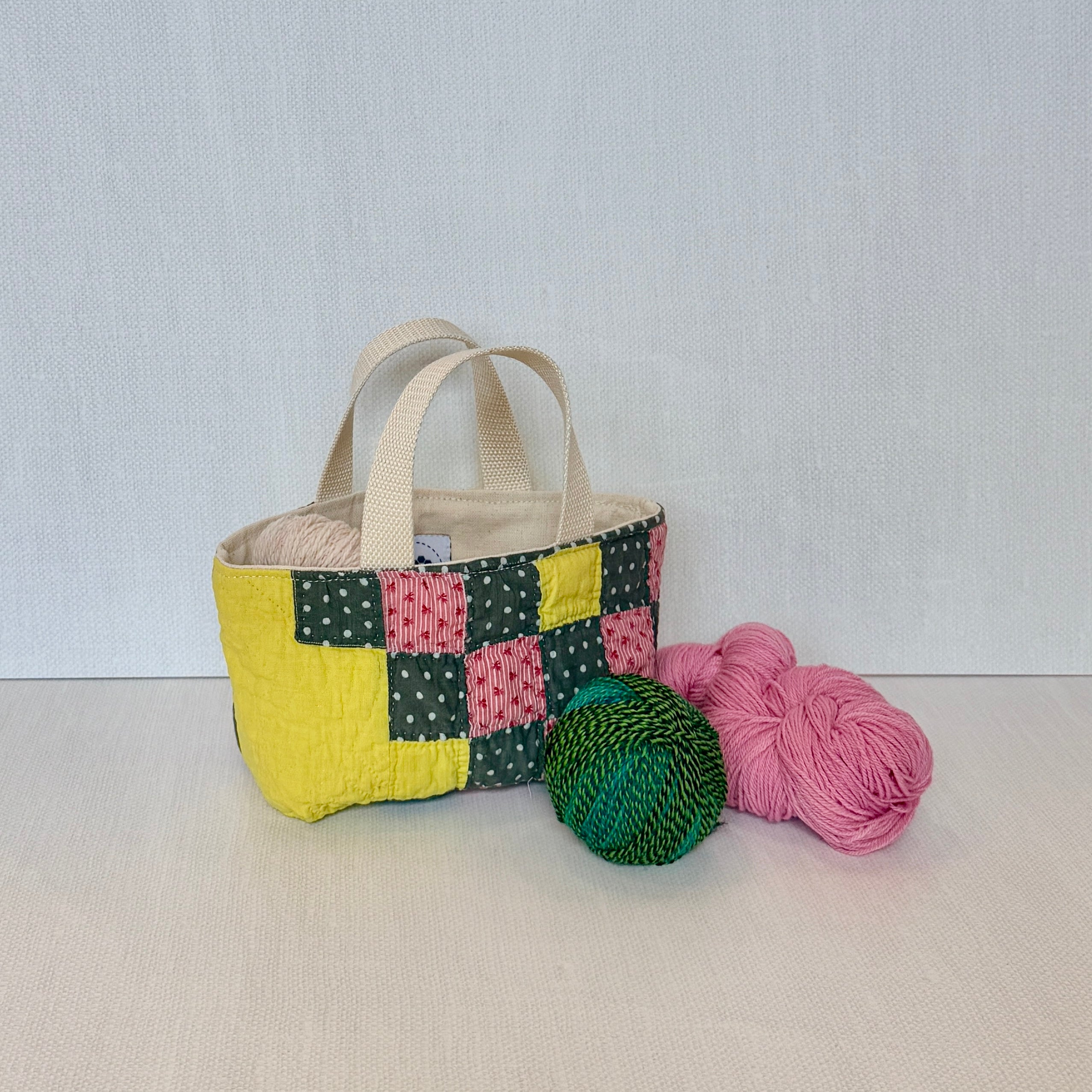 Maker Caddy Small (Gray & Pink Irish Chain )