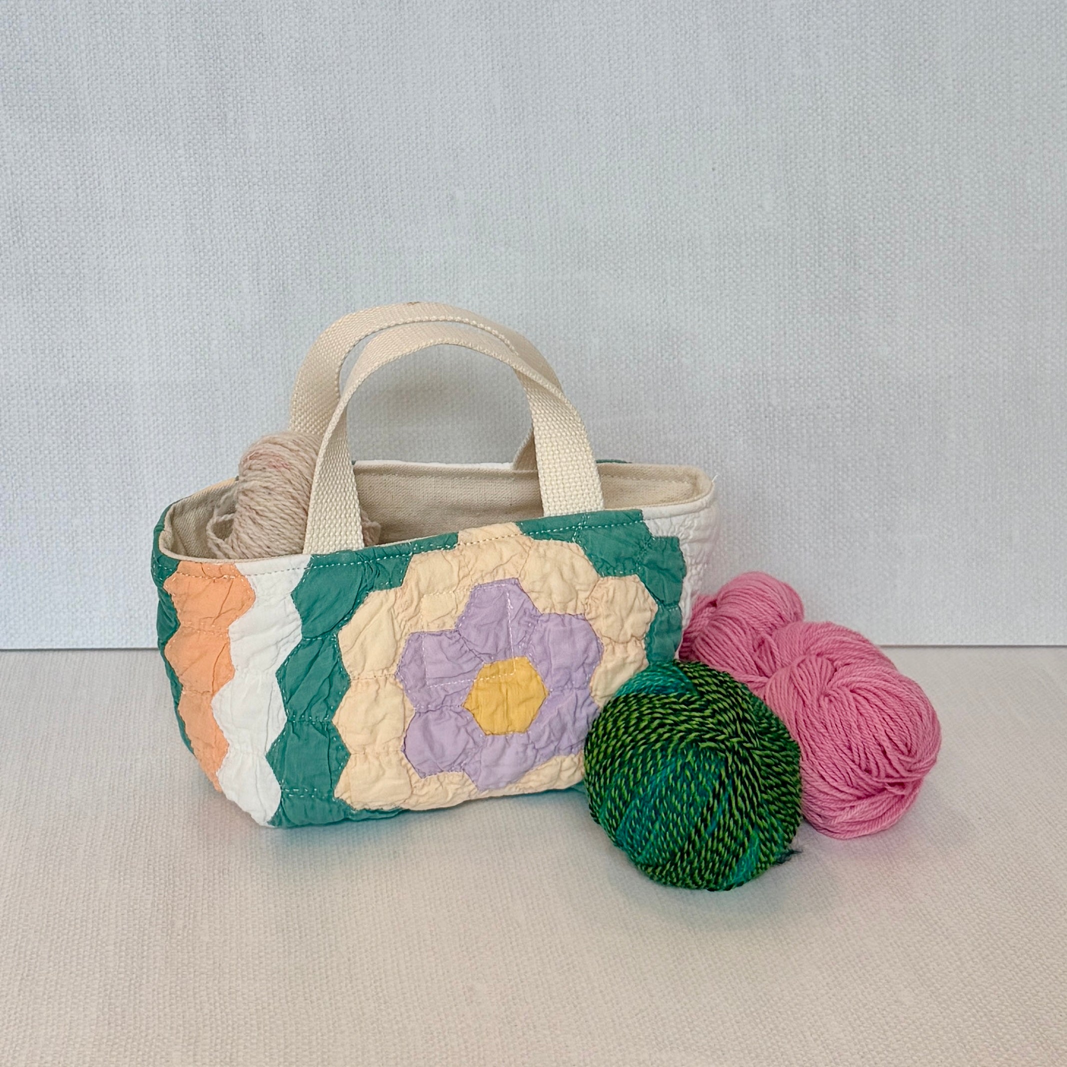 Maker Caddy Small (Green & Peach Flower Garden)