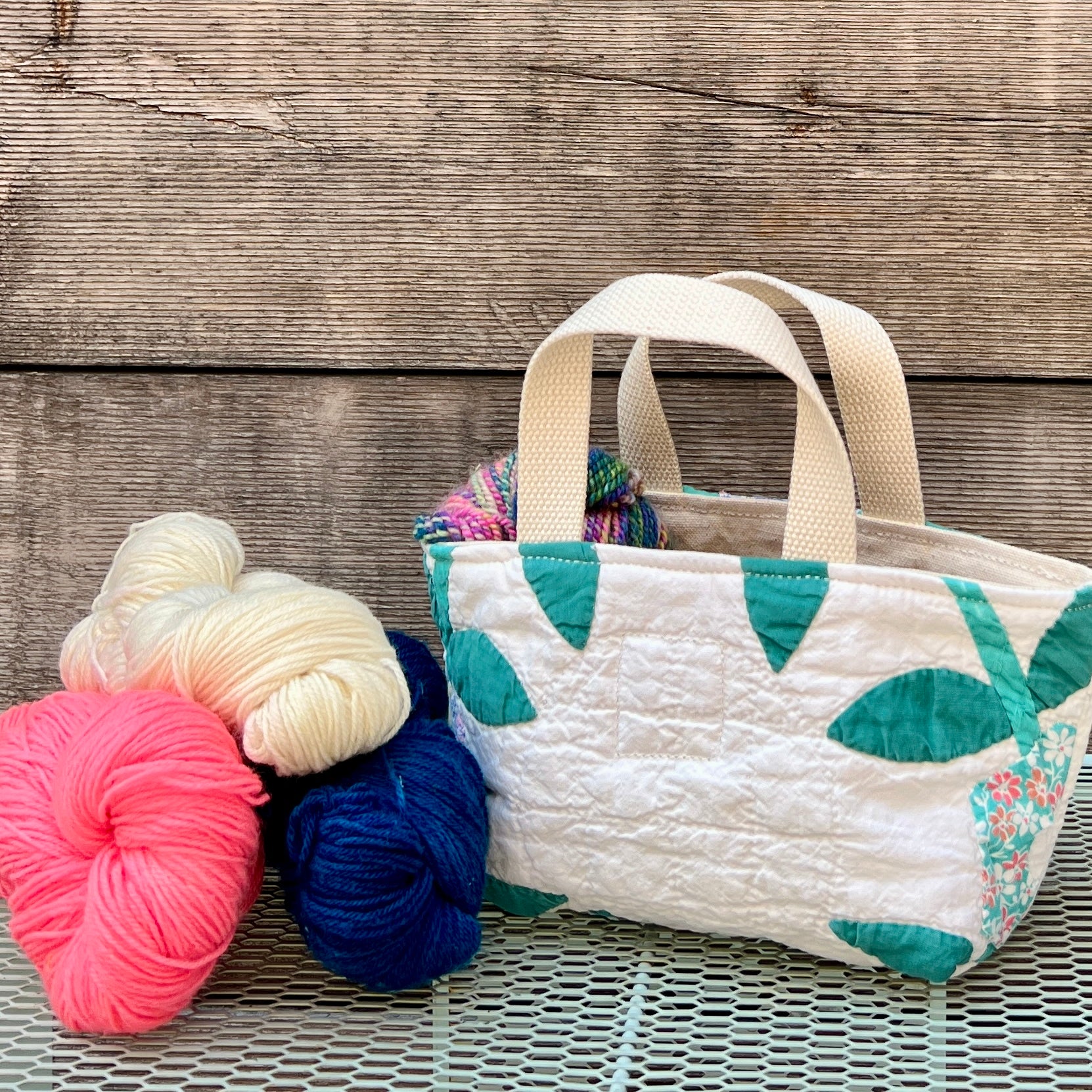 Maker Caddy Small (Floral Wreath Applique)