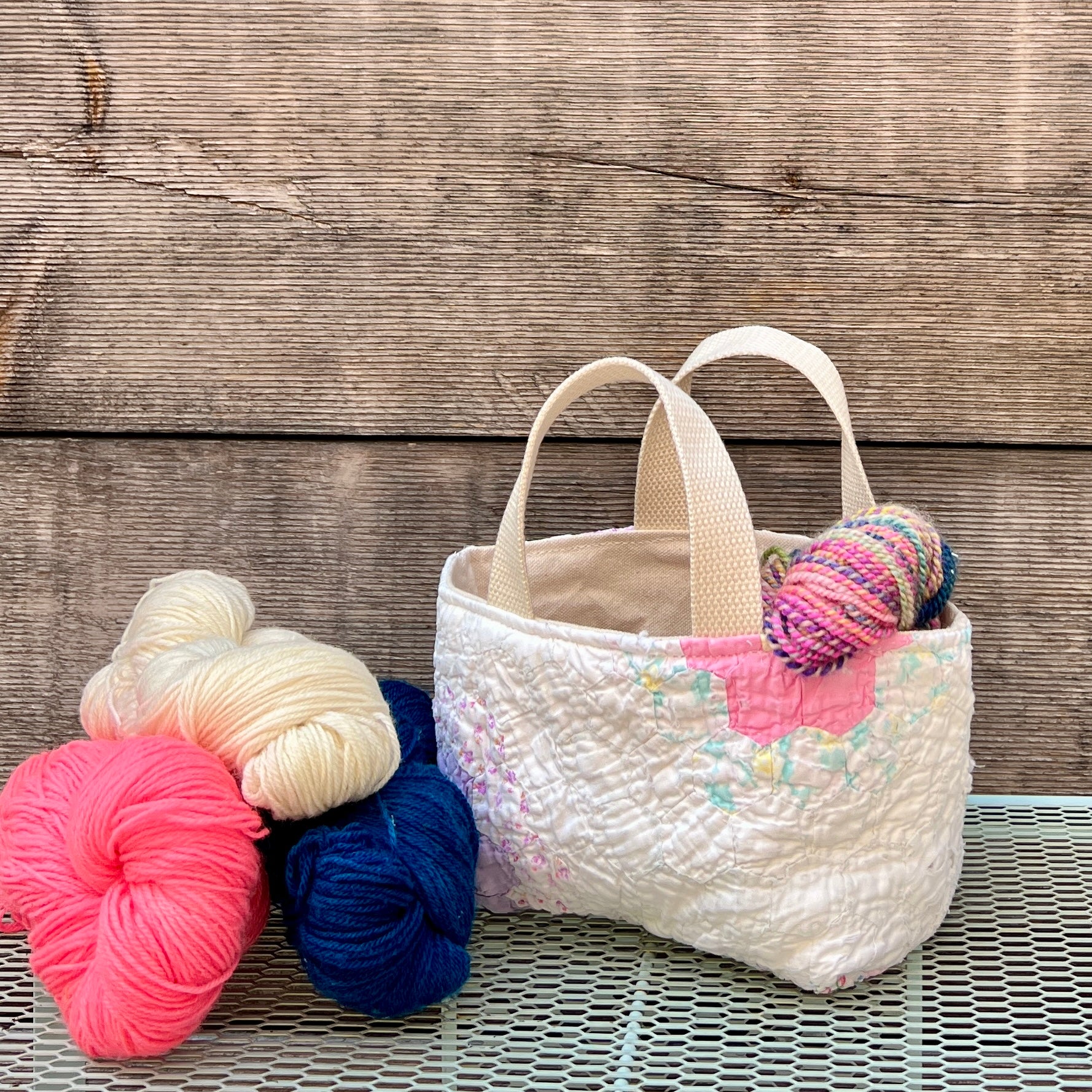 Maker Caddy Small (Faded Grandma's Flower Garden)