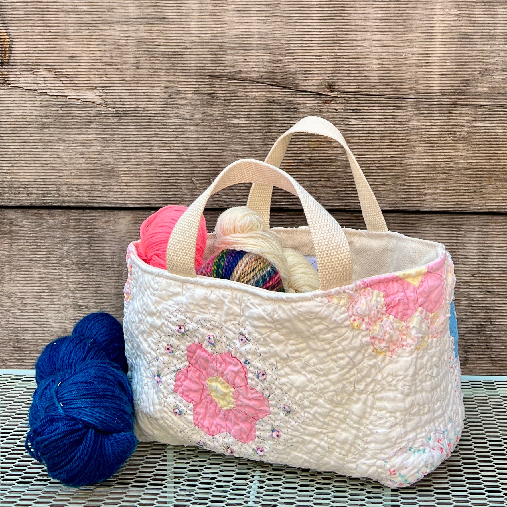 Maker Caddy Large (Faded Grandma's Flower Garden)