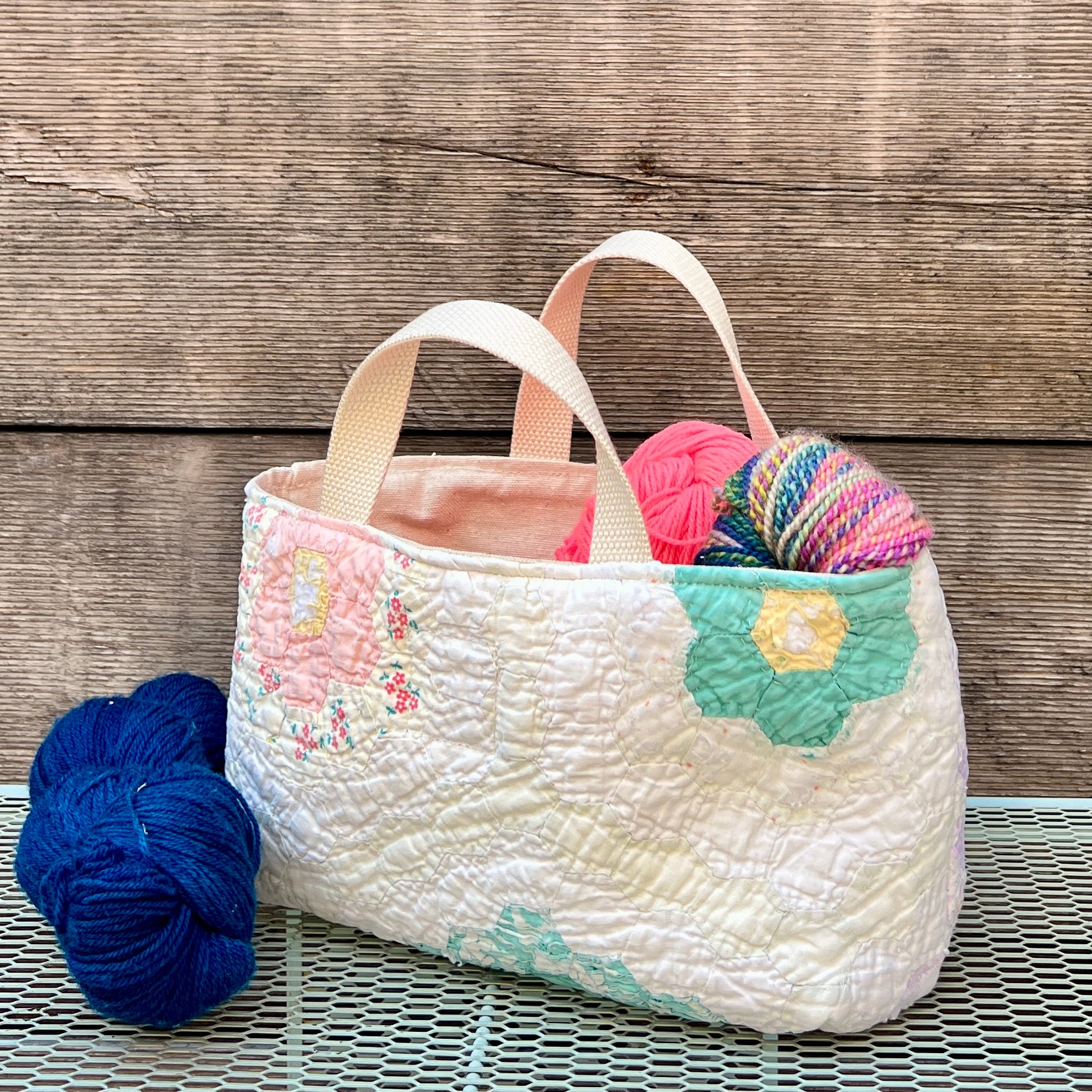 Maker Caddy Large (Faded Grandma's Flower Garden)