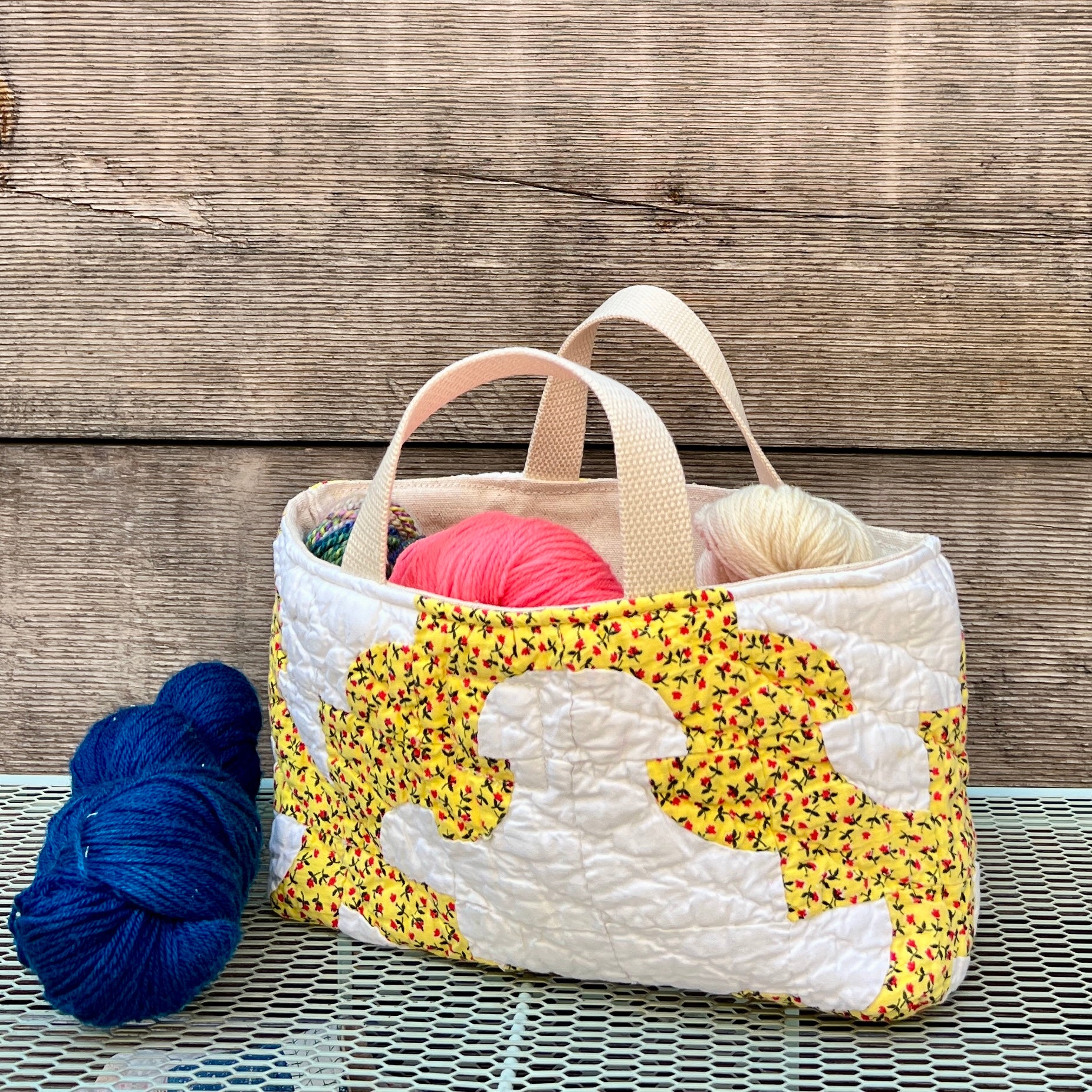 Maker Caddy Large (Mustard Drunkard's Path)