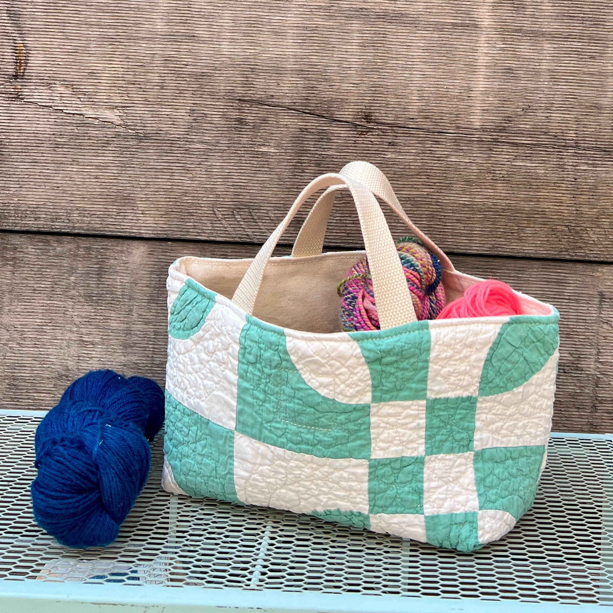 Maker Caddy Large (Green Petals)