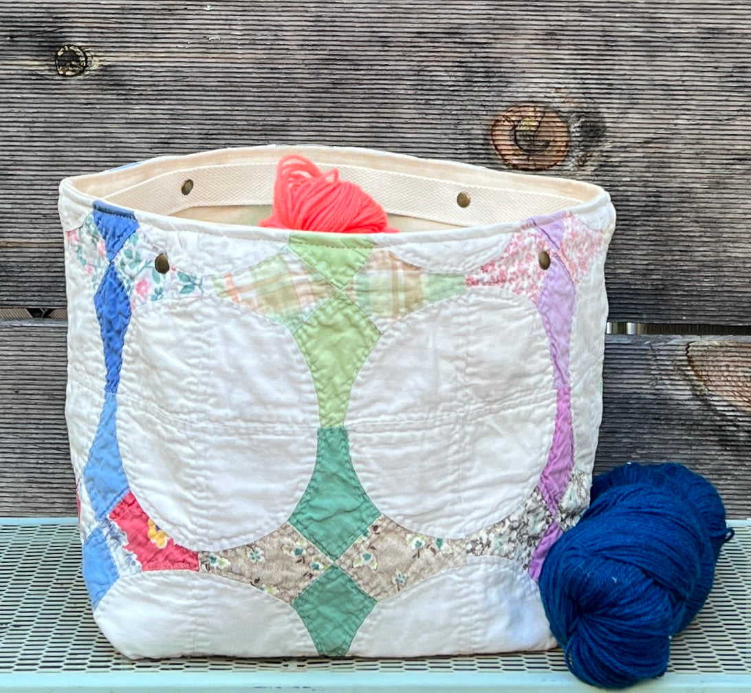 Quilt Bin (Feedsack Hummingbird)