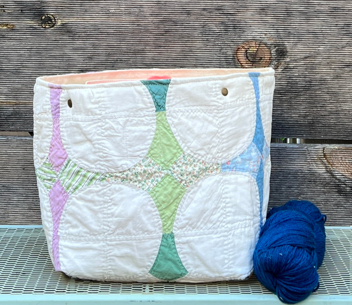 Quilt Bin (Feedsack Hummingbird)