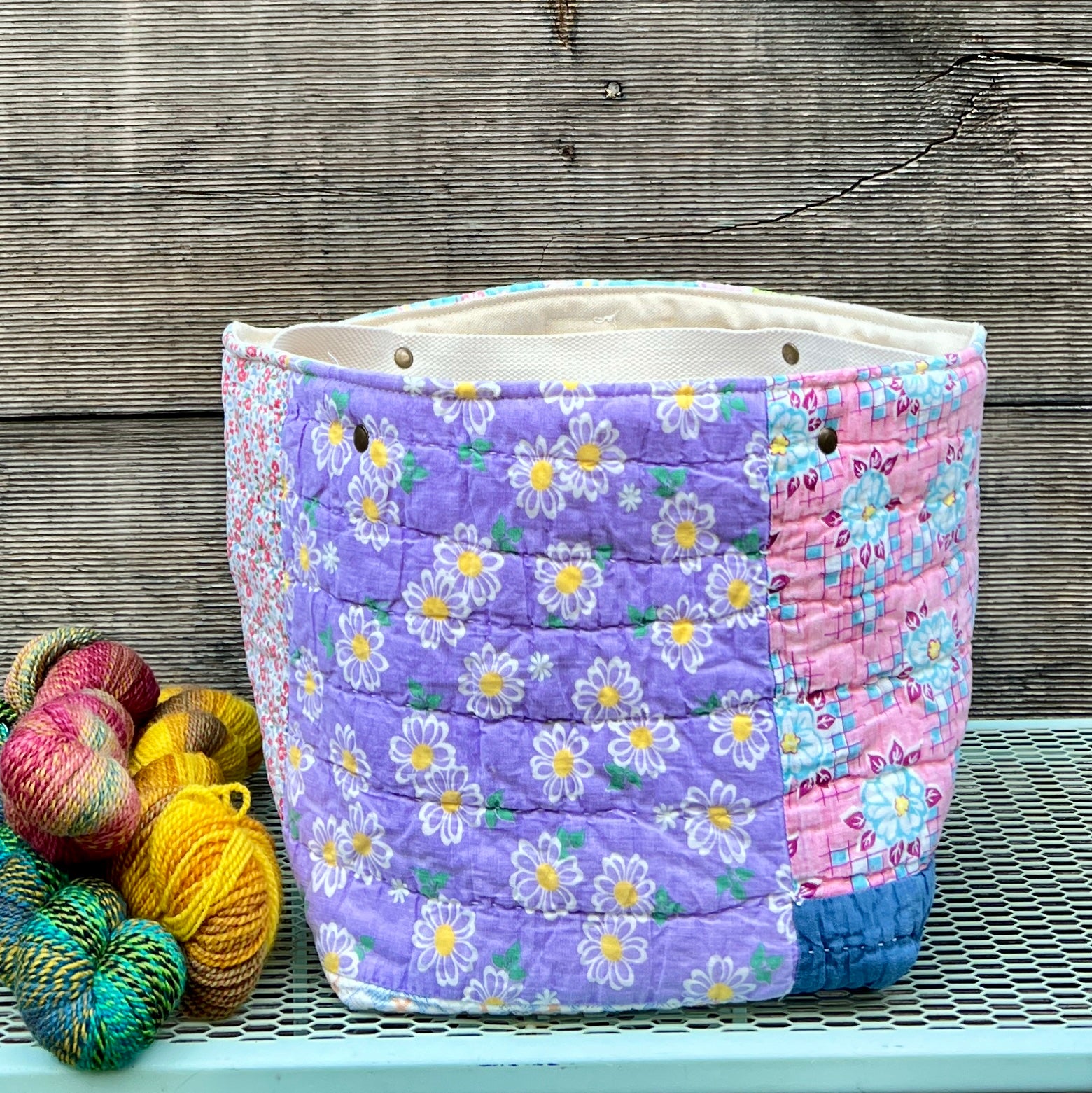 Quilt Bin (Feedsack One Patch)