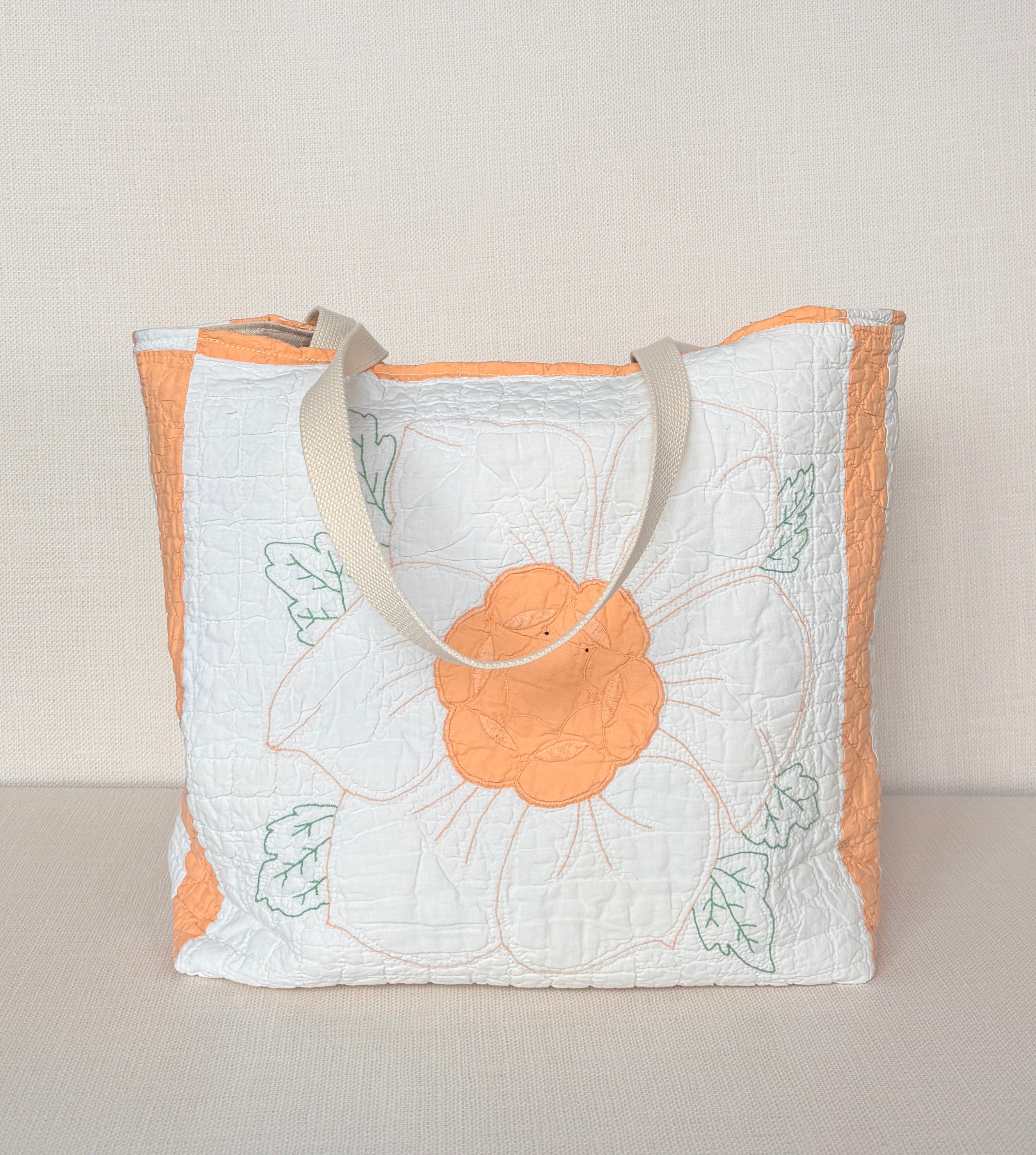 Kitchen Sink-Applique Dogwood