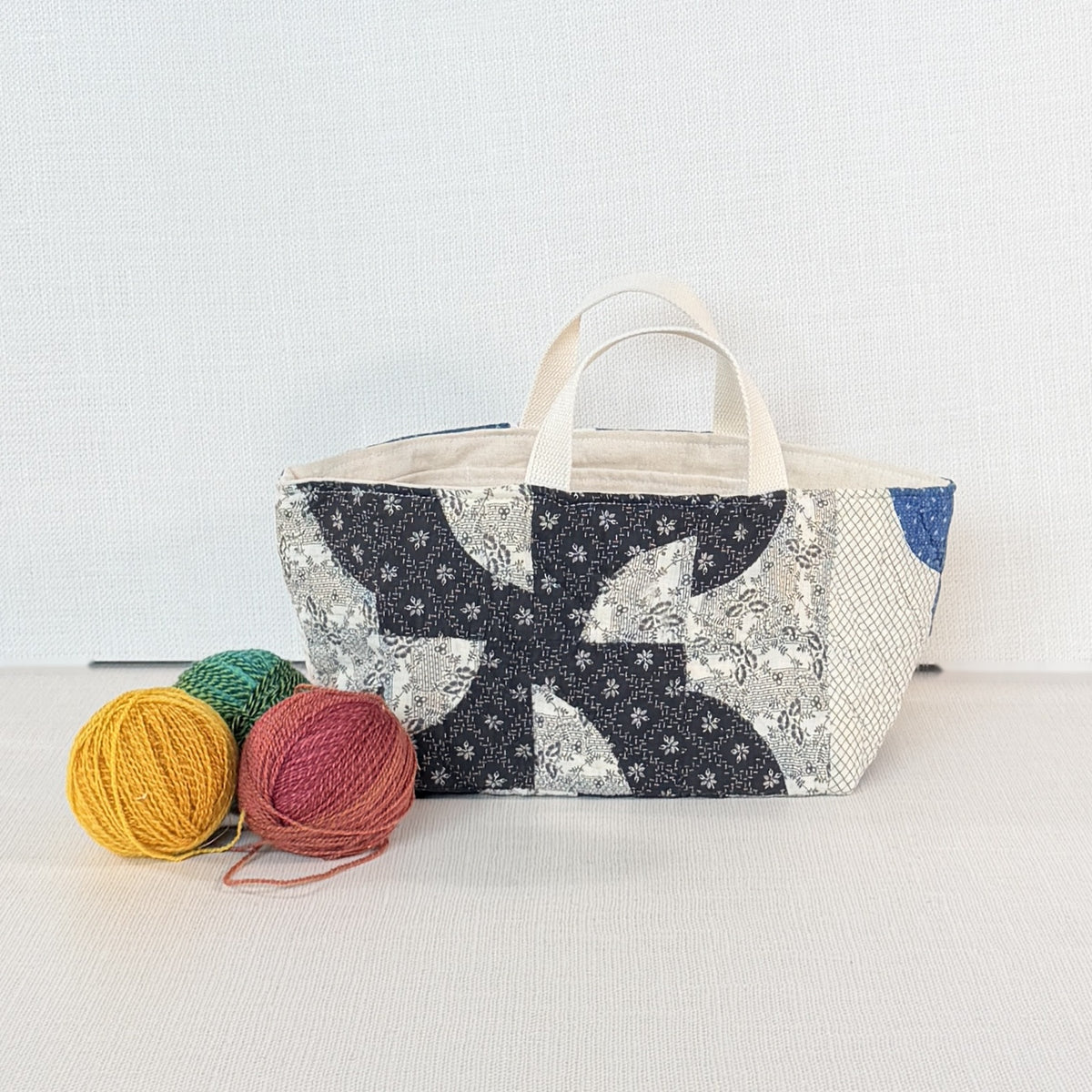 Maker Caddy Large (Indigo & Black Drunkard's Path)